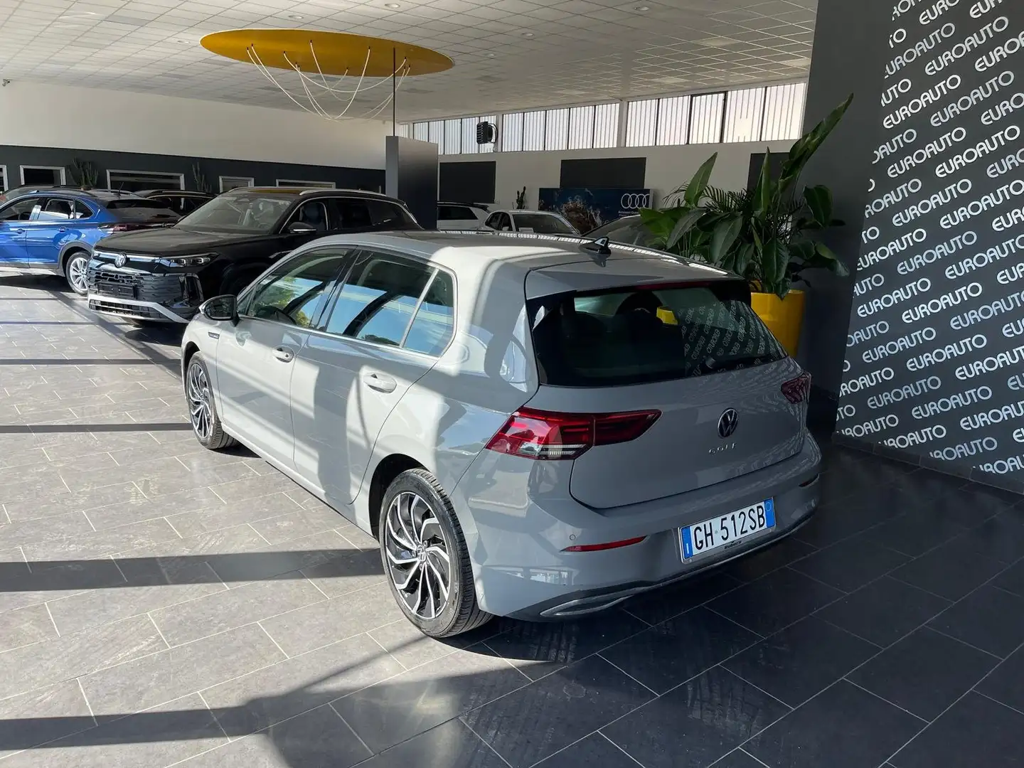 Volkswagen Golf Golf 1.5 tgi Style 130cv Gris - 2