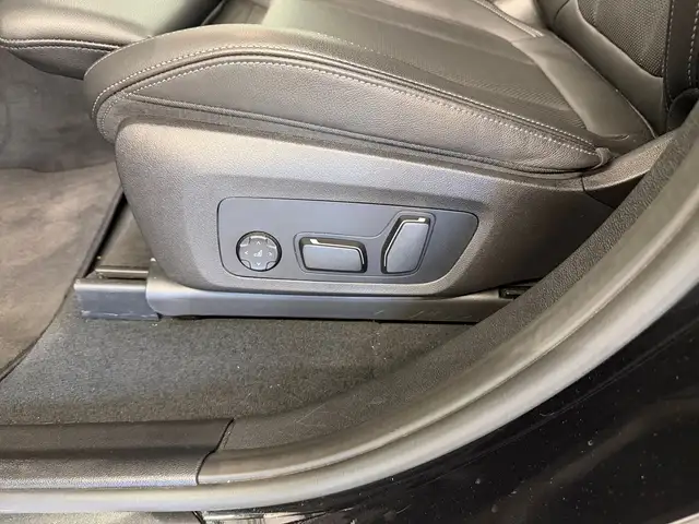 BMW X4 view 6