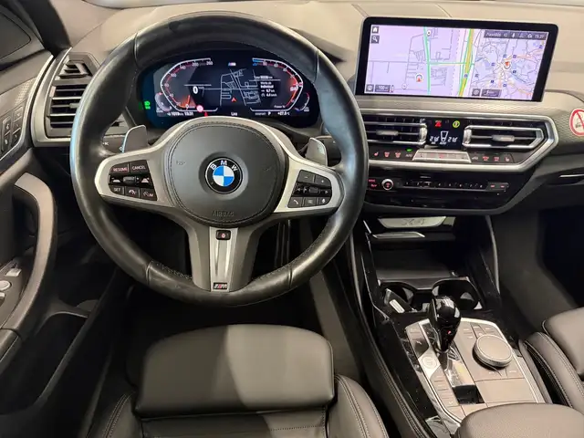 BMW X4 view 8