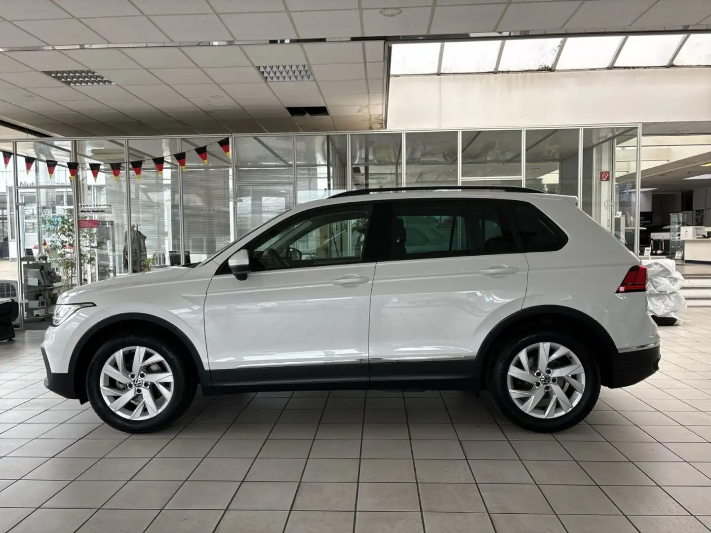 Volkswagen Tiguan 1.5 TSI Life Navi/RFK/ACC/Lane Klima Navi Blanco - 2