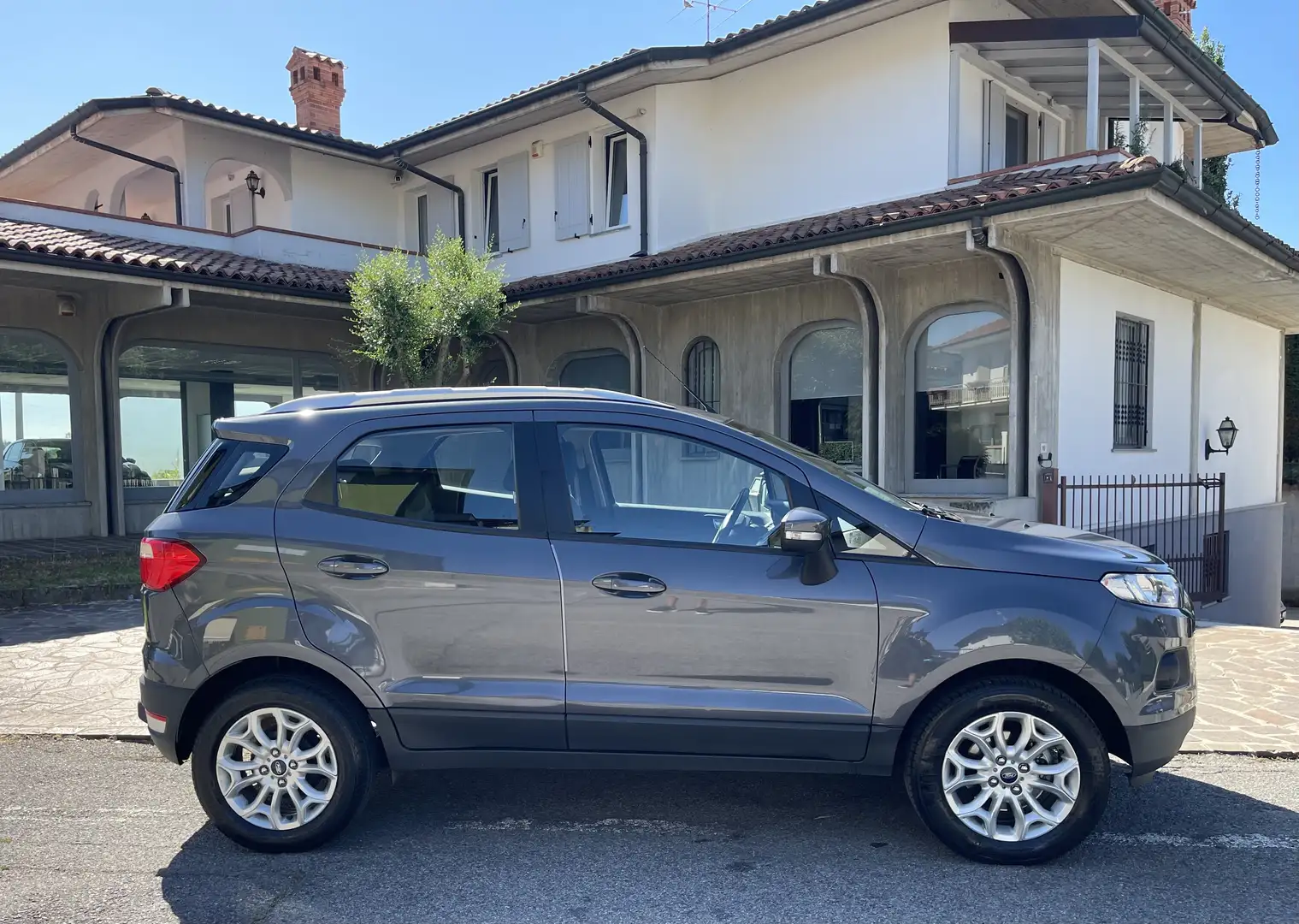 Ford EcoSport EcoSport .0 ecoboost Titanium s/ruot.esterna 125cv Grigio - 2