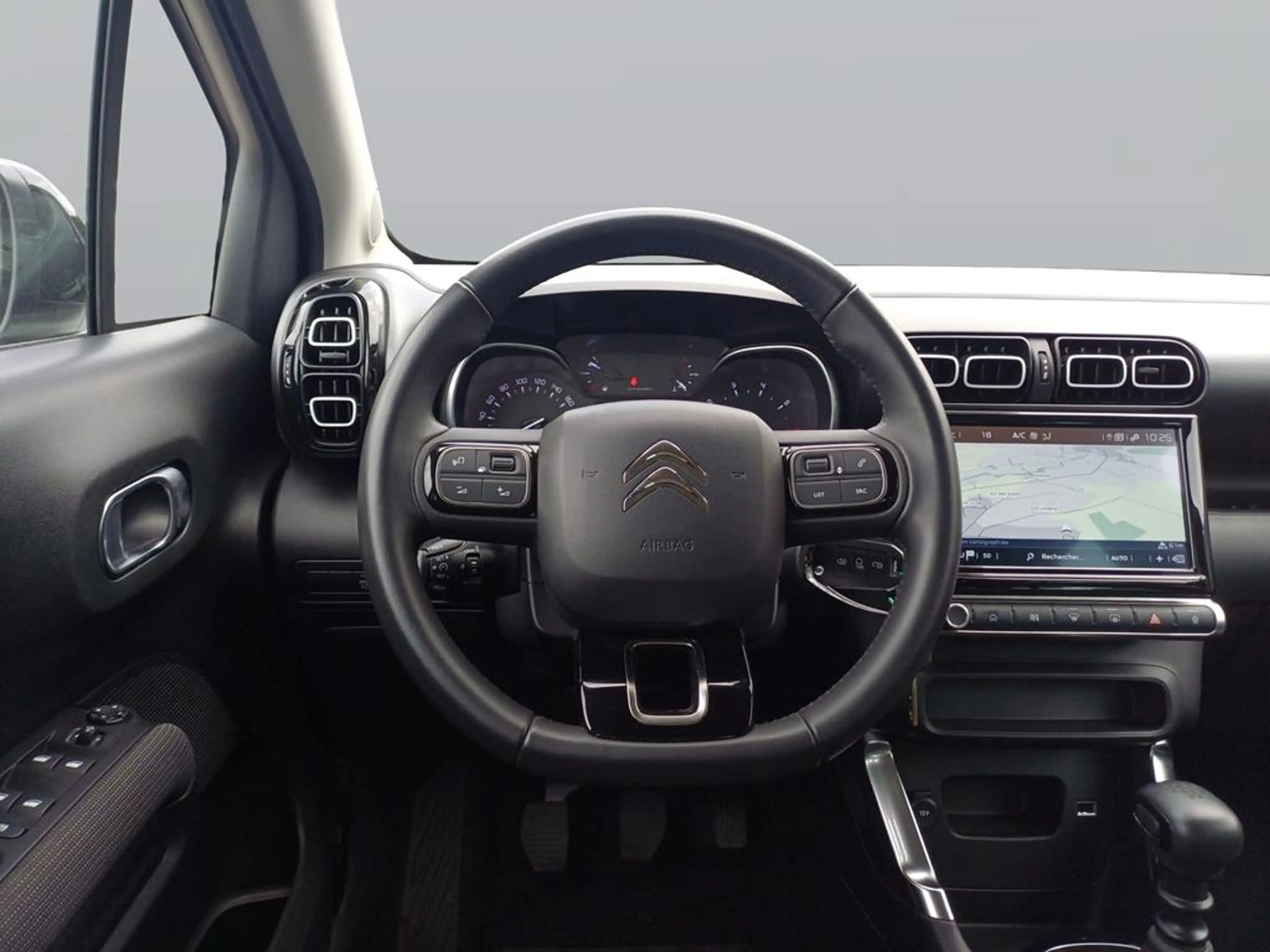Citroen C3 Aircross PureTech 110 S&S Shine — photo 12