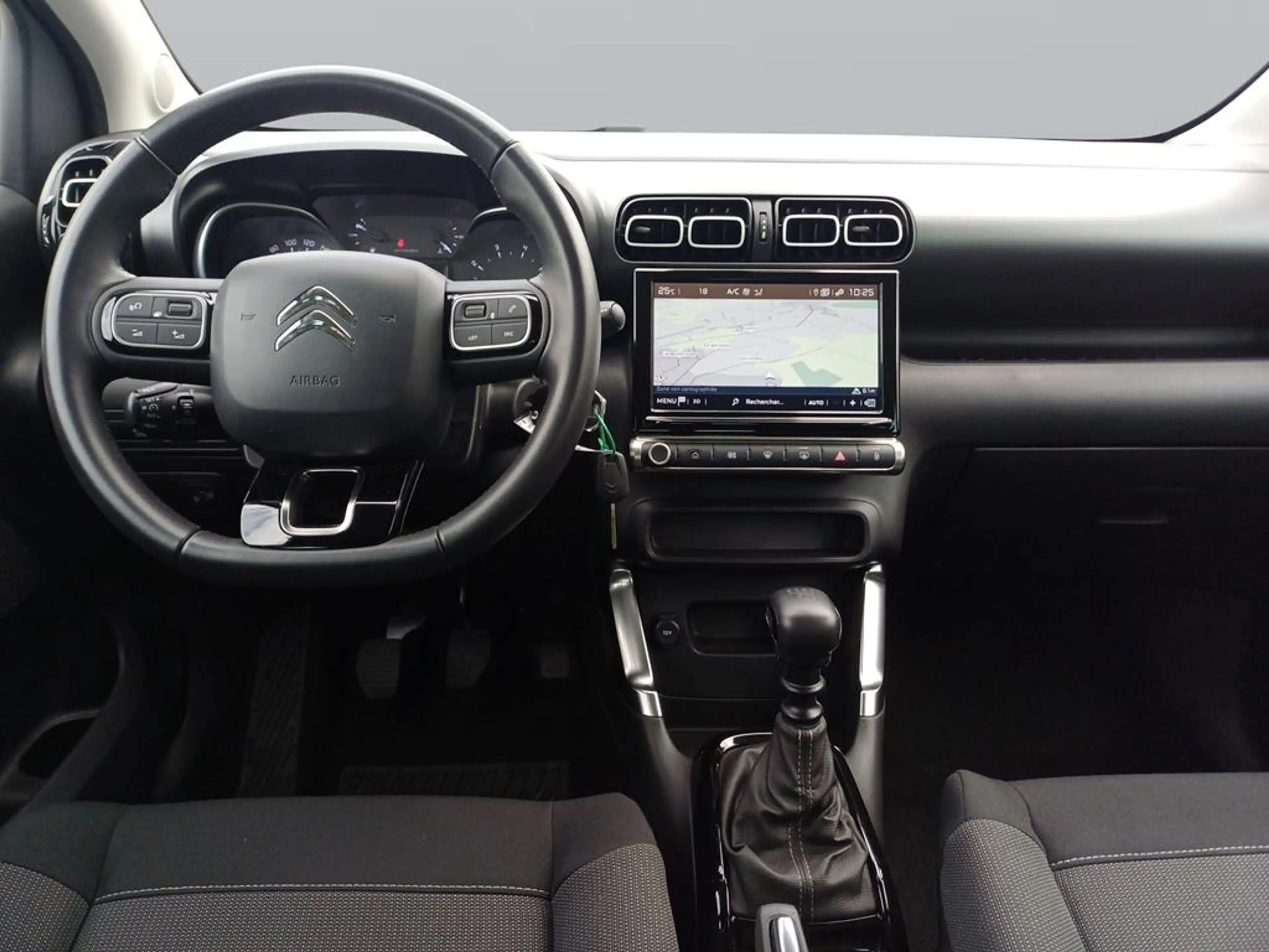 Citroen C3 Aircross PureTech 110 S&S Shine — photo 9