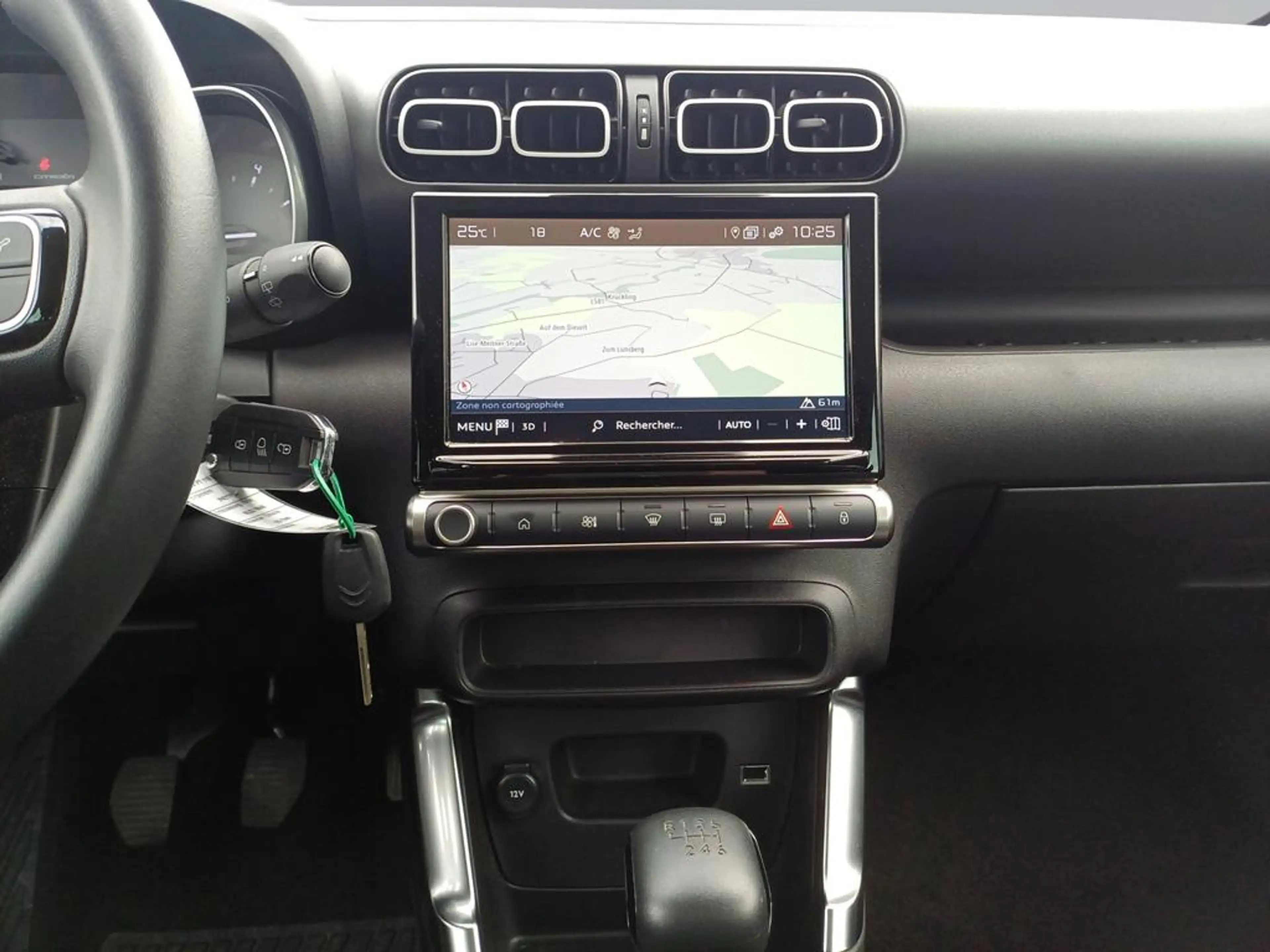 Citroen C3 Aircross PureTech 110 S&S Shine — photo 11