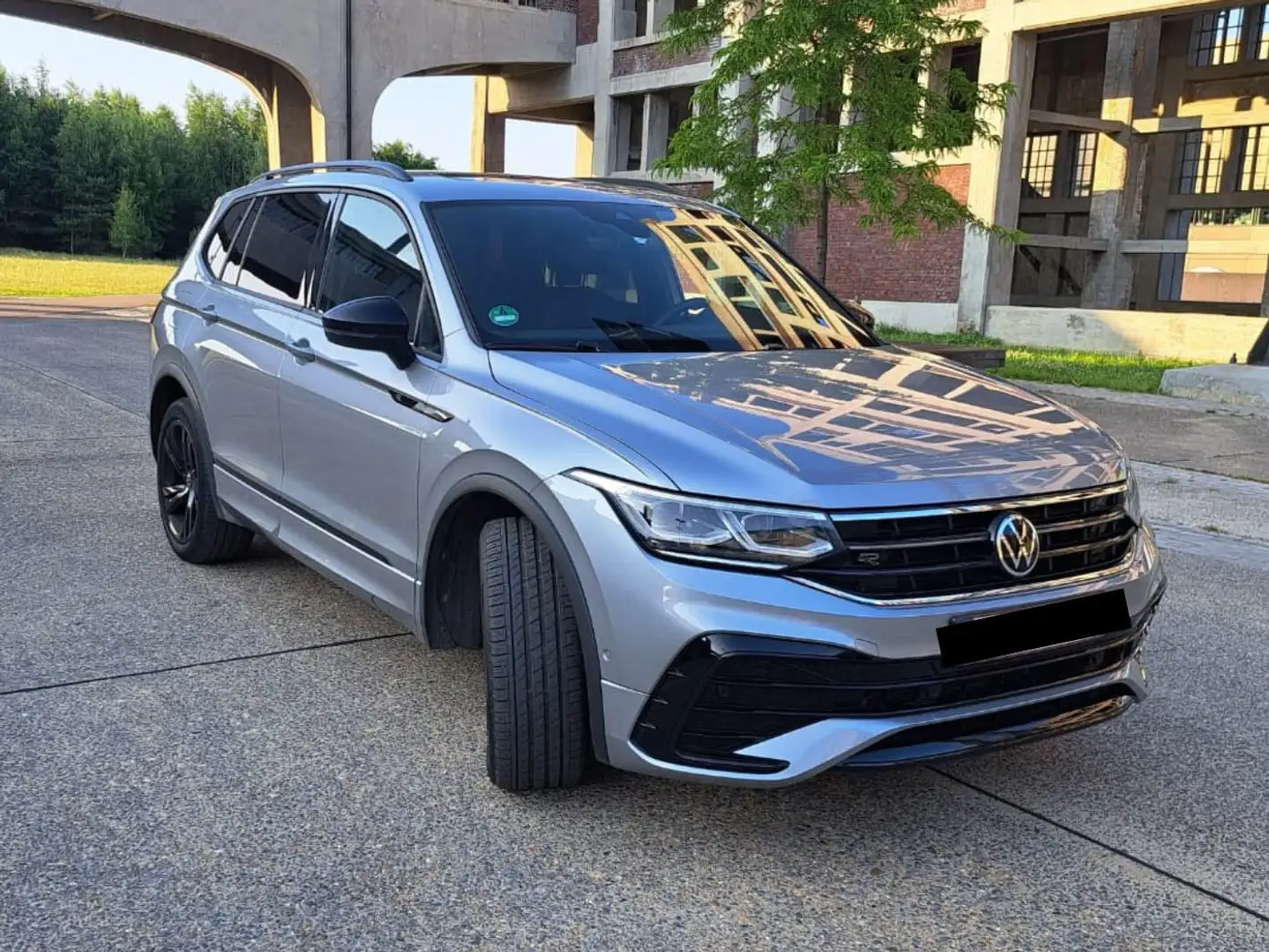 Volkswagen Tiguan Allspace Tiguan Allspace 1.5 TSI Bussiness premium R-Line Gris - 2
