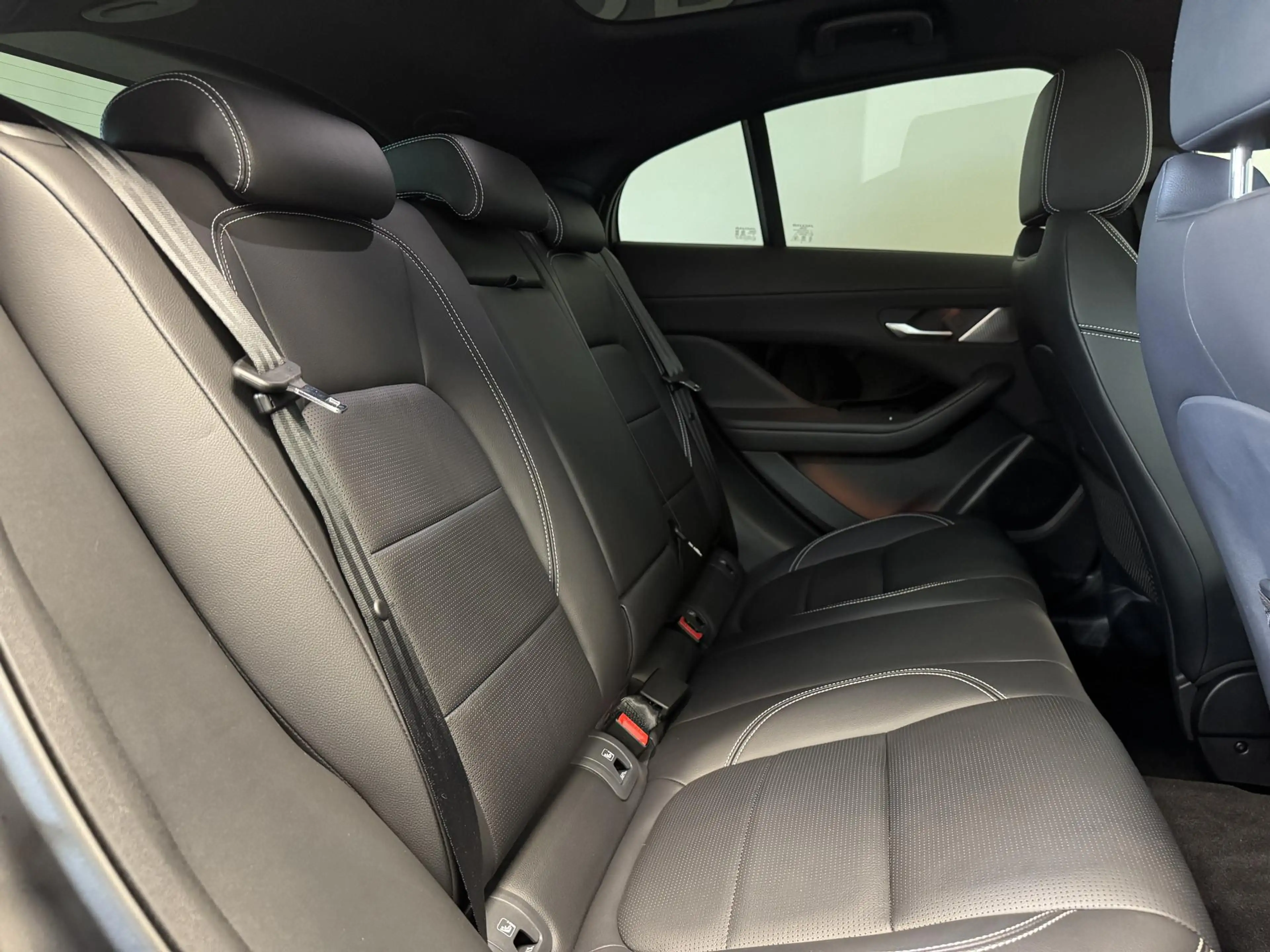 Jaguar I-Pace EV400 S 90 kWh Luchtvering/Carplay/Cold-Climate pa — photo 35