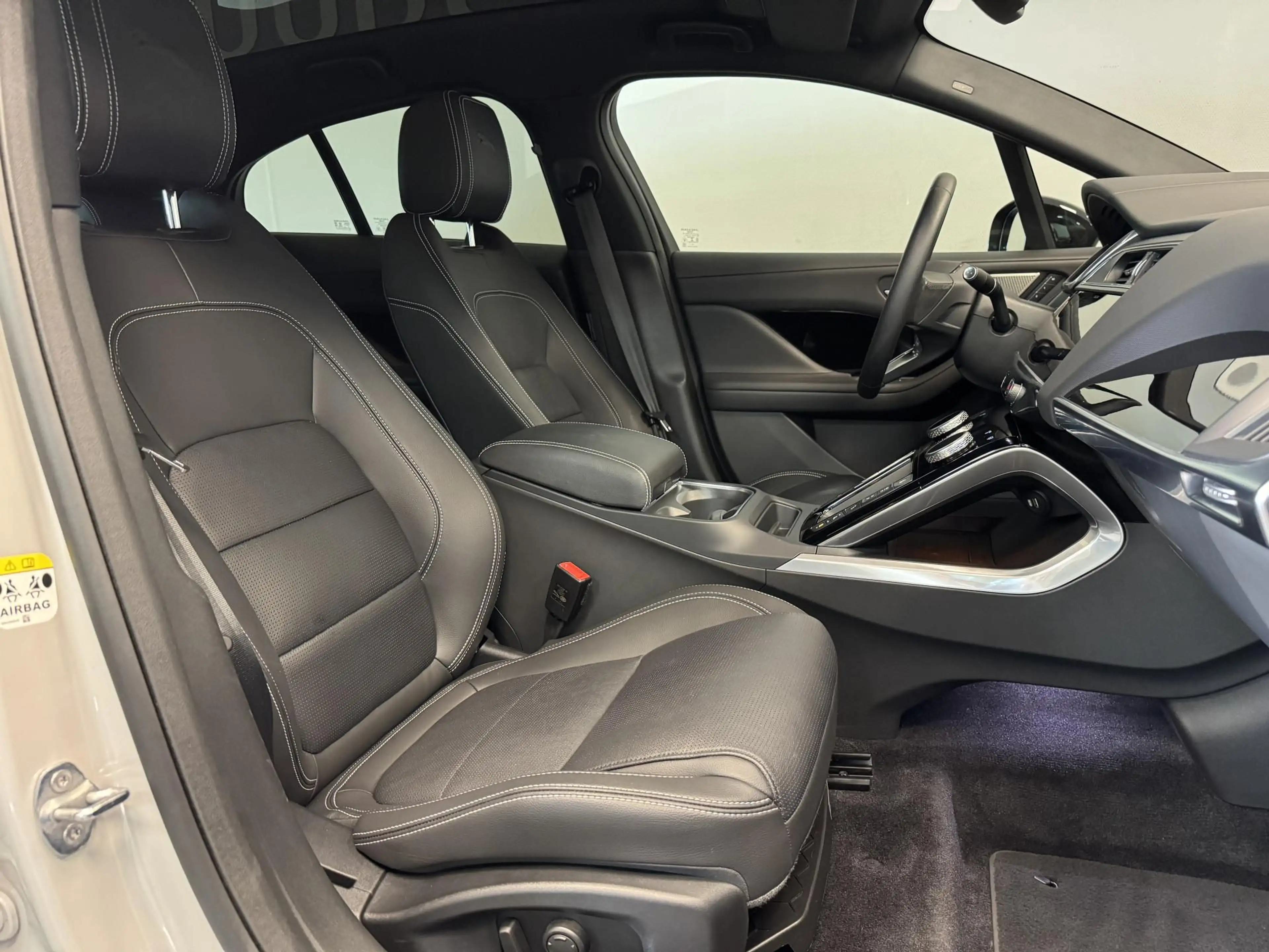 Jaguar I-Pace EV400 S 90 kWh Luchtvering/Carplay/Cold-Climate pa — photo 34