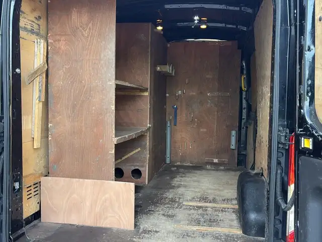 Ford Transit view 6