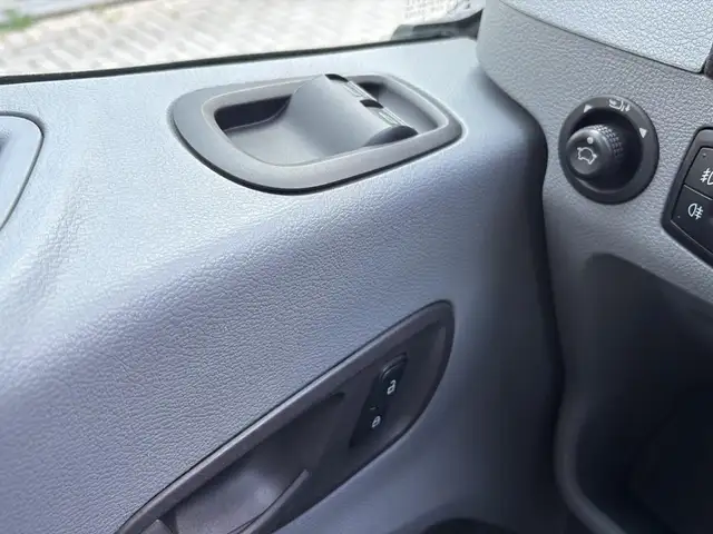 Ford Transit view 14