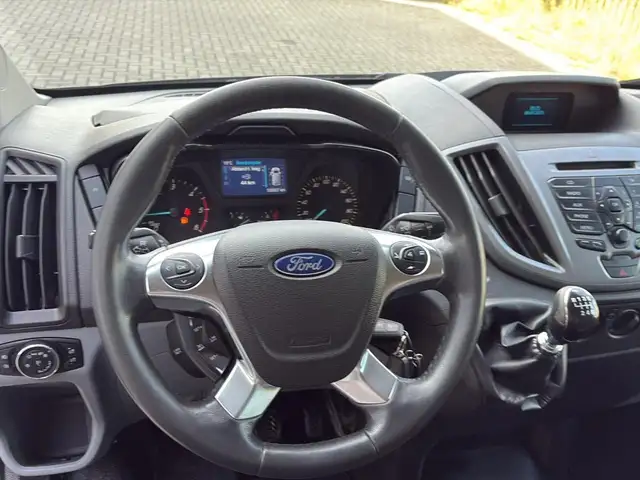 Ford Transit view 9