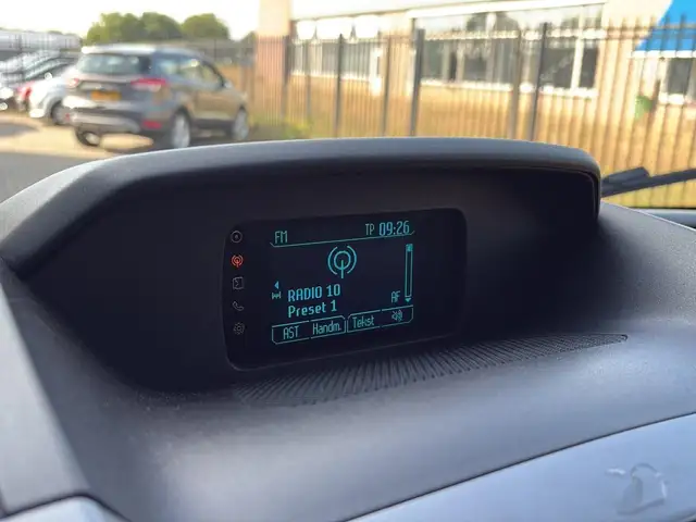Ford Transit view 16