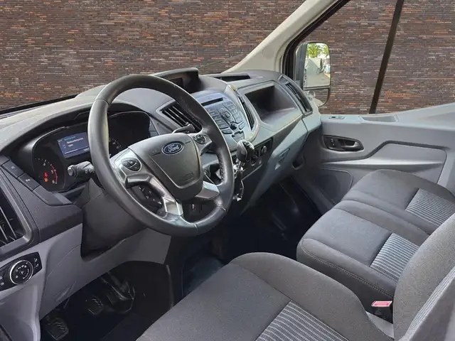 Ford Transit view 5