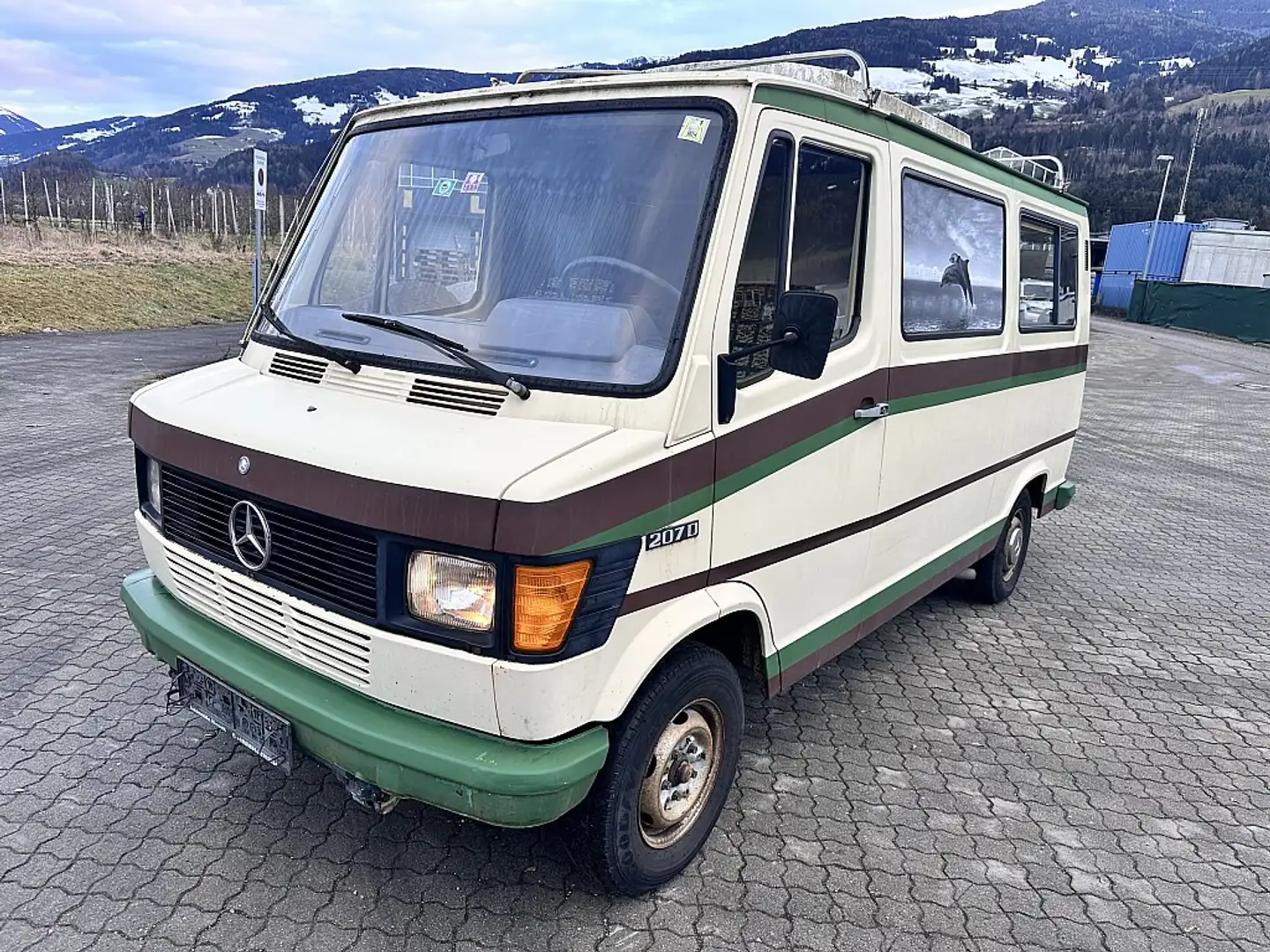 Mercedes-Benz 207-310 Bej - 1