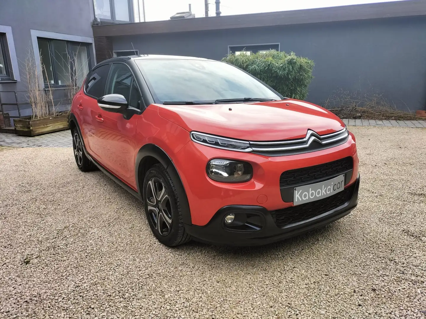Citroen C3 1.2i 82 Feel / Carplay, Clim, GPS / GARANTIE 12 M Arancione - 1