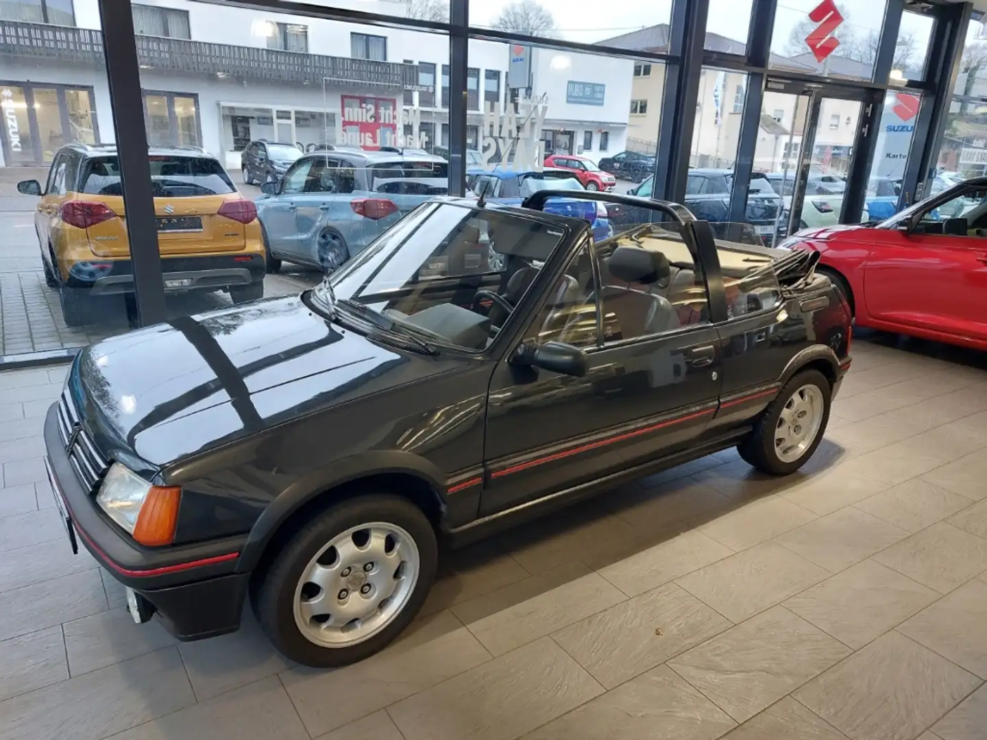 Peugeot 205 CTI Cabriolet Oldtimer Gewerbe Negro - 2