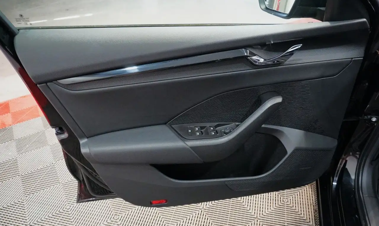 Skoda Octavia Lim. Ambition 1.5 TSI *LED*CARPLAY*DAB*, миниатюра 18