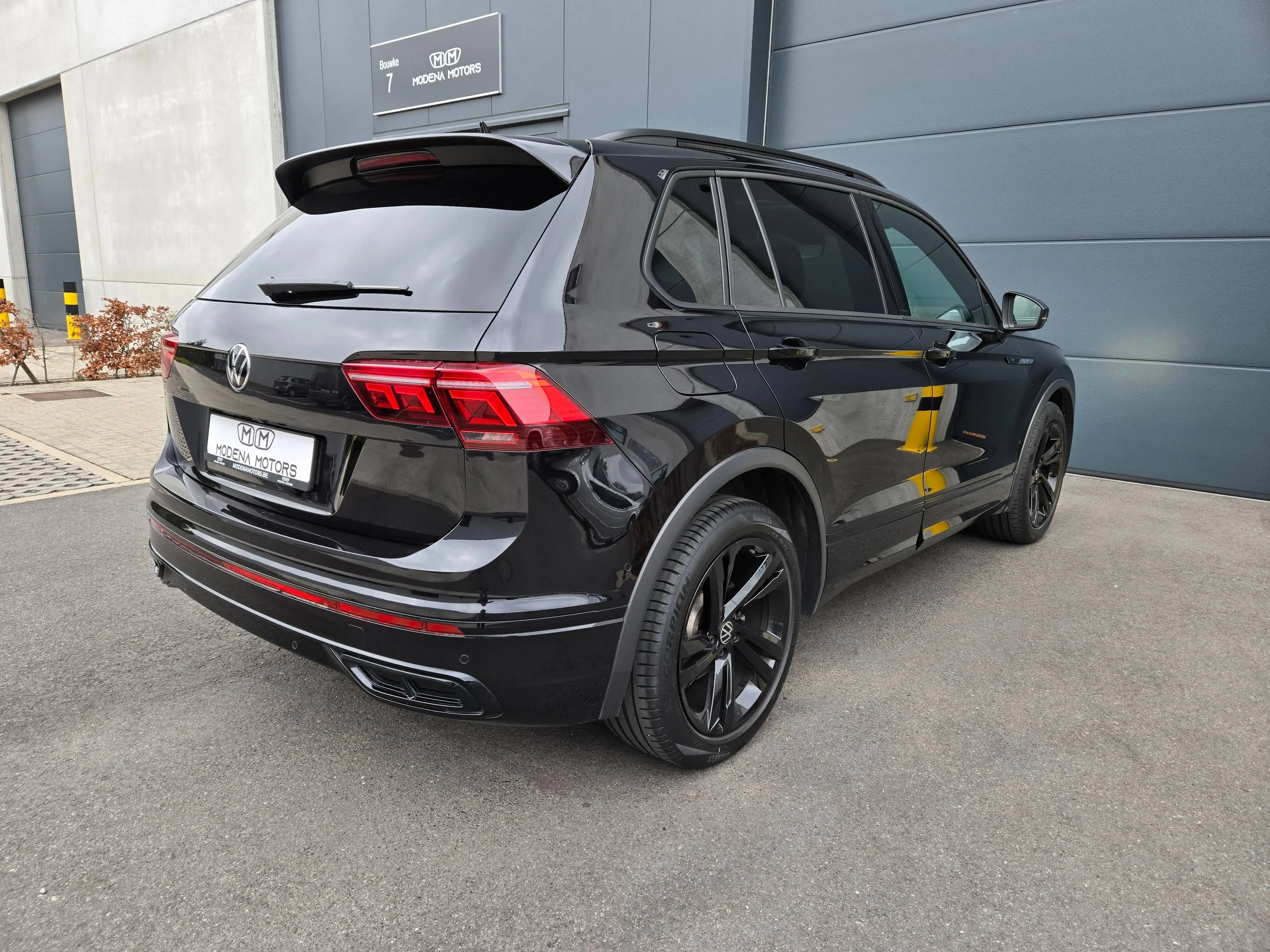 Volkswagen Tiguan — photo 12