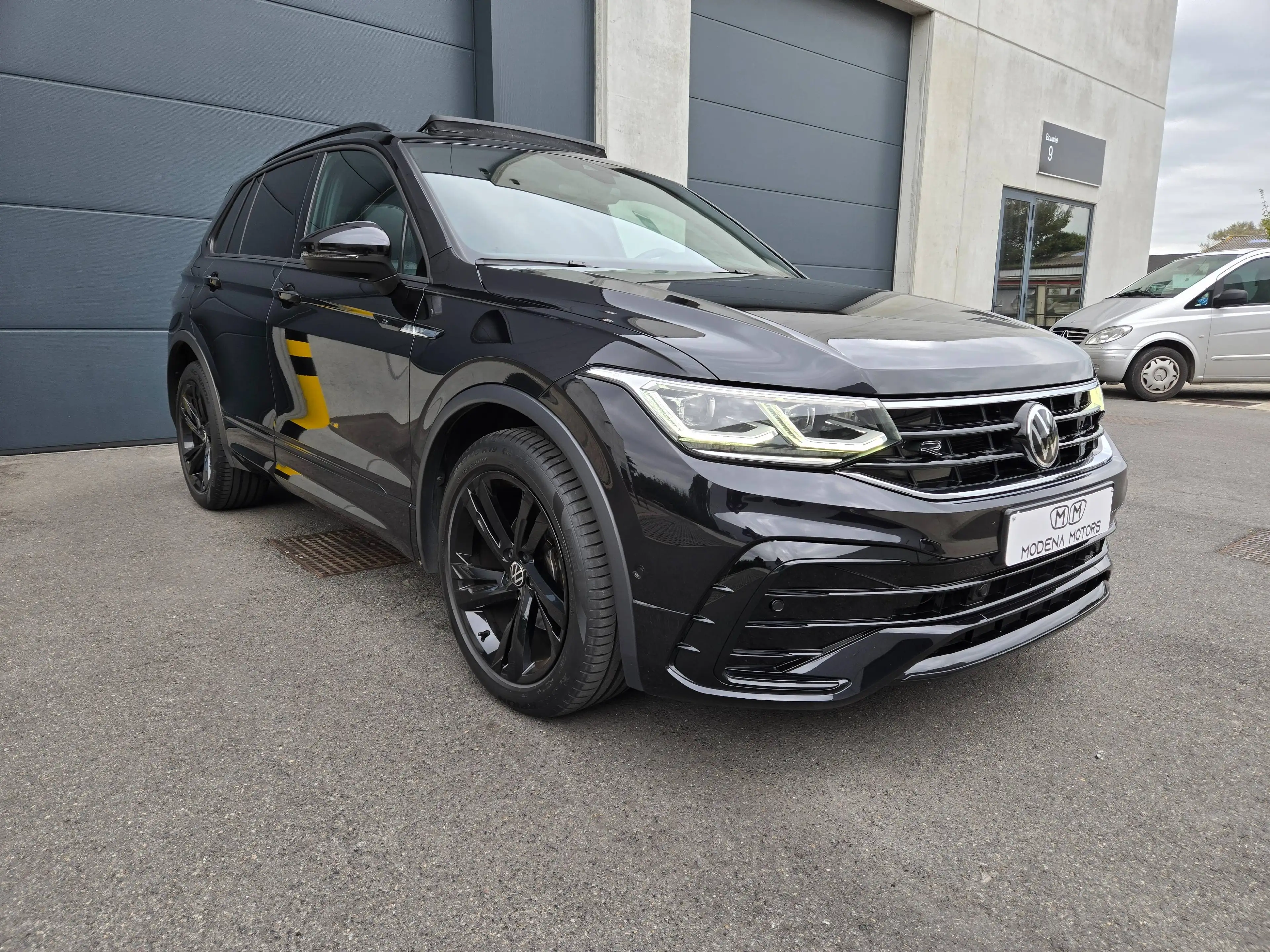 Volkswagen Tiguan — photo 8