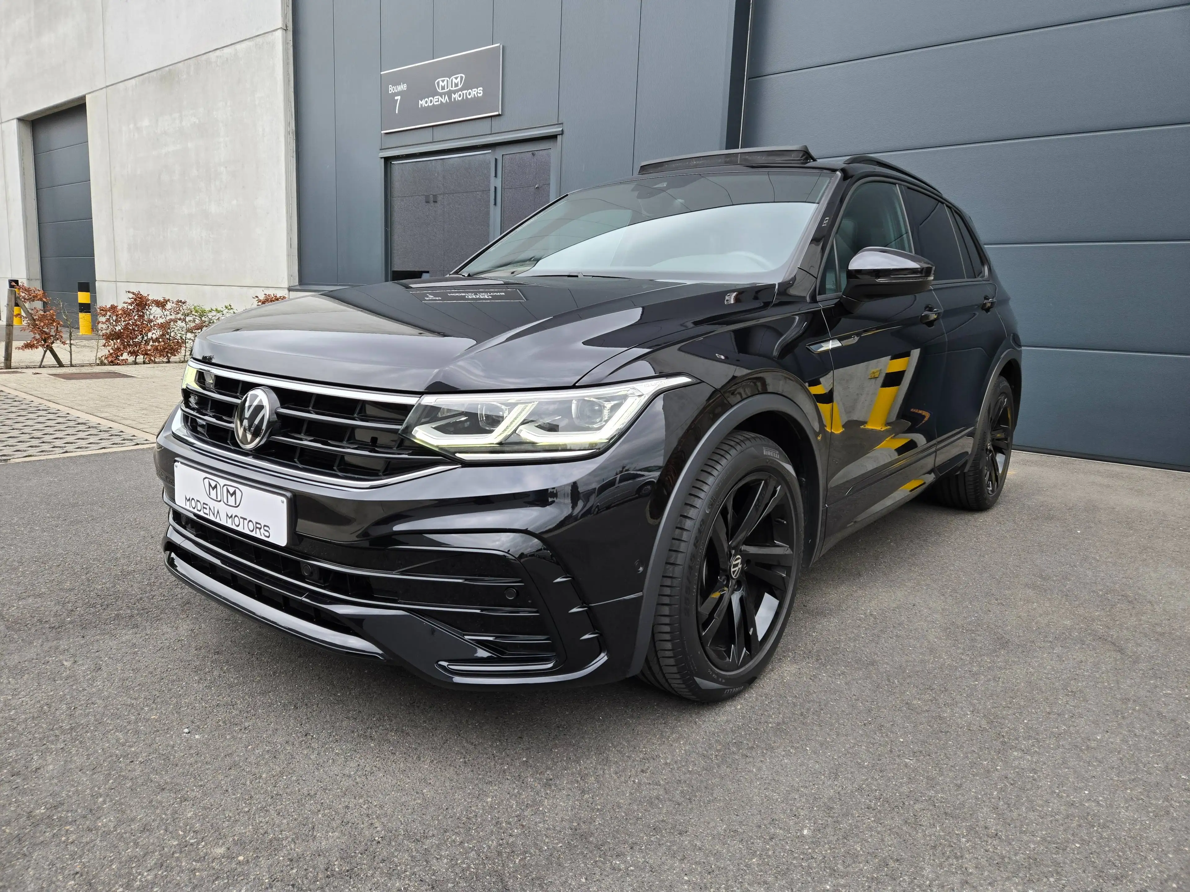 Volkswagen Tiguan — photo 9