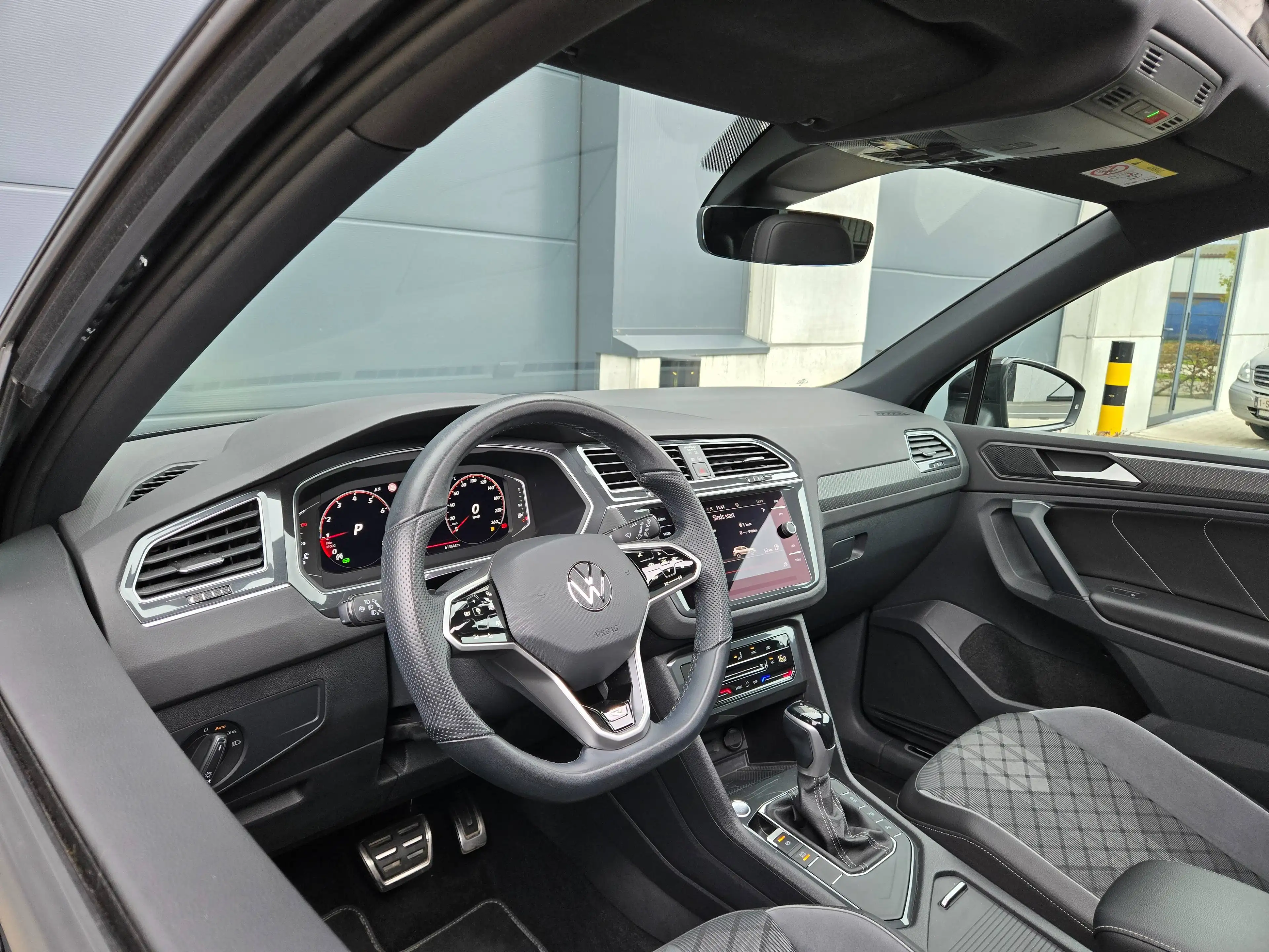 Volkswagen Tiguan — photo 3