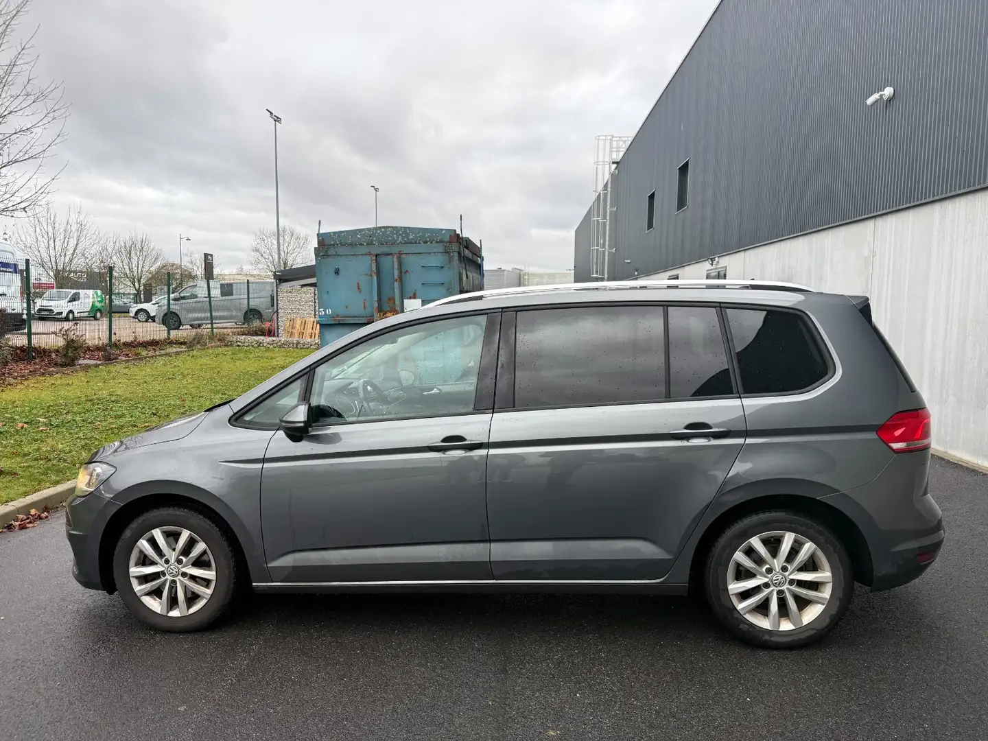 Volkswagen Touran Touran 1.6 TDI 115 BMT 5pl Confortline Gris - 2