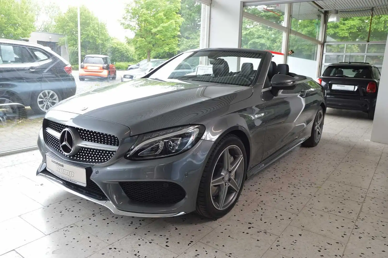 Mercedes-Benz C 200 Cabrio 9G-TRONIC AMG Line Grijs - 2