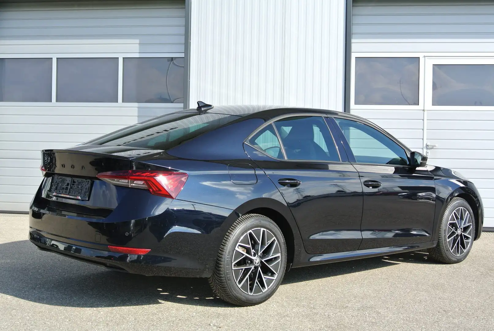 Skoda Octavia Lim. 1.5 TSI Sportline * virt. Cockpit * LED* NAVI Noir - 2