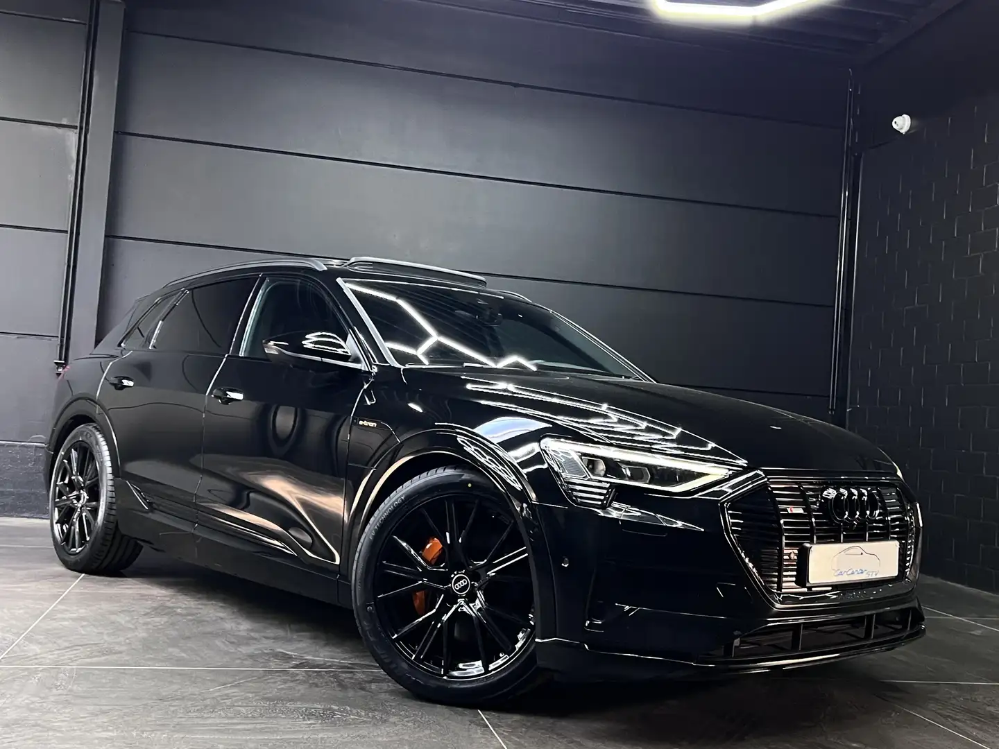 Audi e-tron Quattro *Competition* S Line / Full black / 2022 Noir - 2