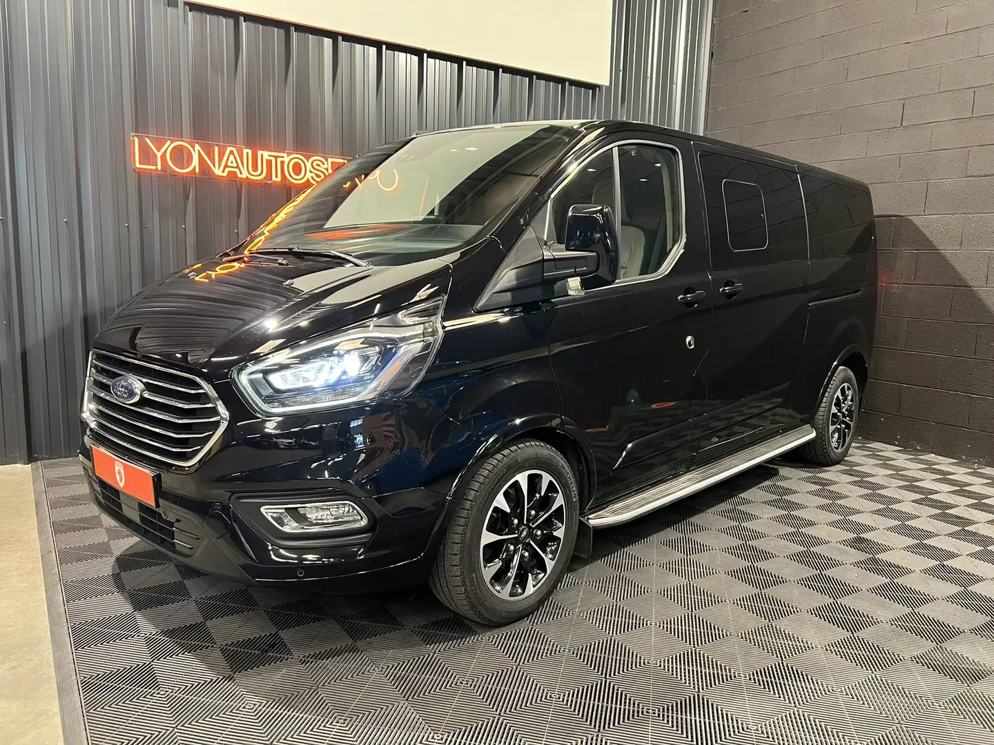 Ford Tourneo Custom 320 L2H1 2.0 EcoBlue 185ch Titanium X BVA Negro - 1