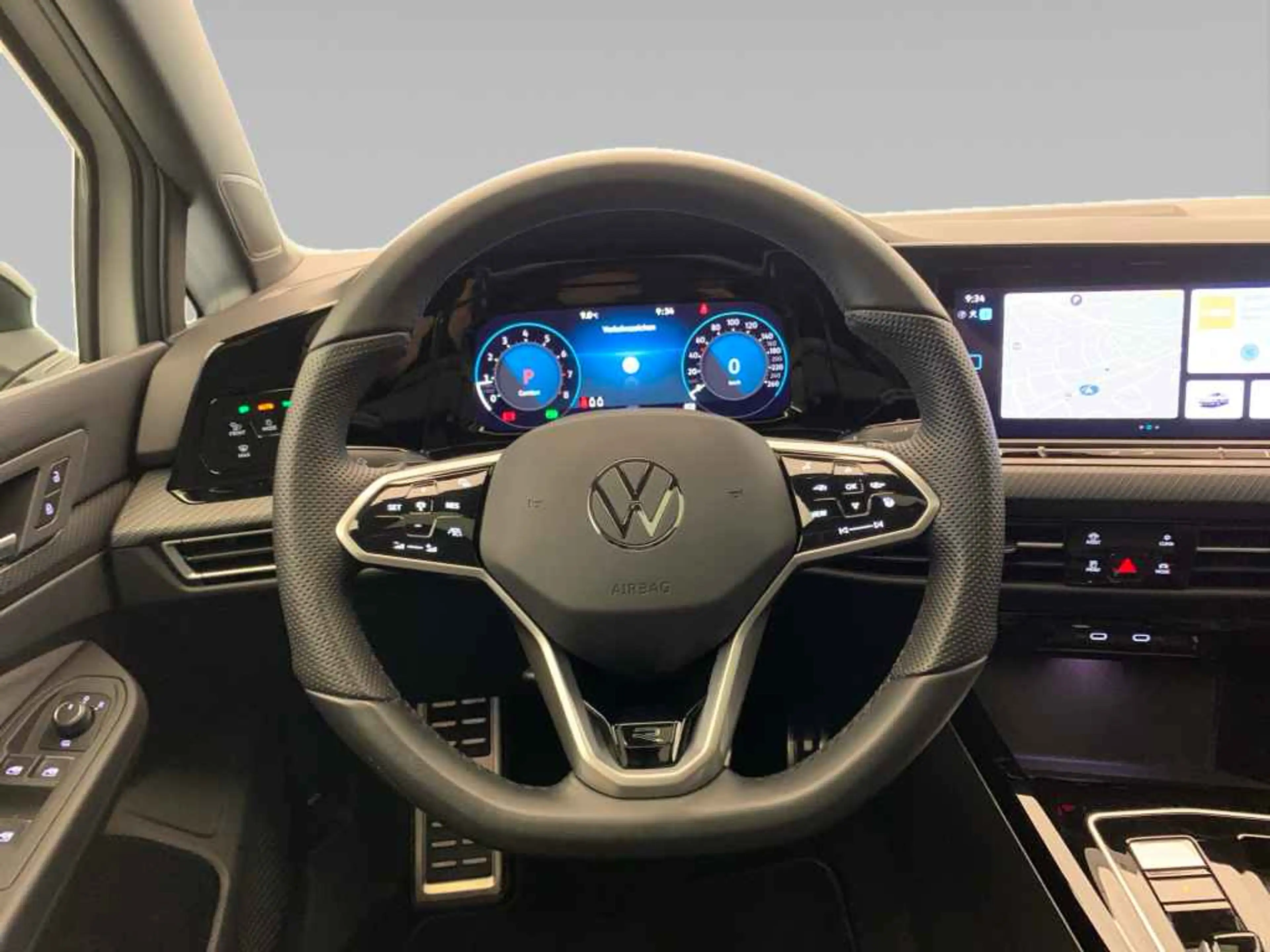 Volkswagen Golf VIII R-Line 2.0 TSI DSG 4M *AHK*PANO*ACC* — photo 14