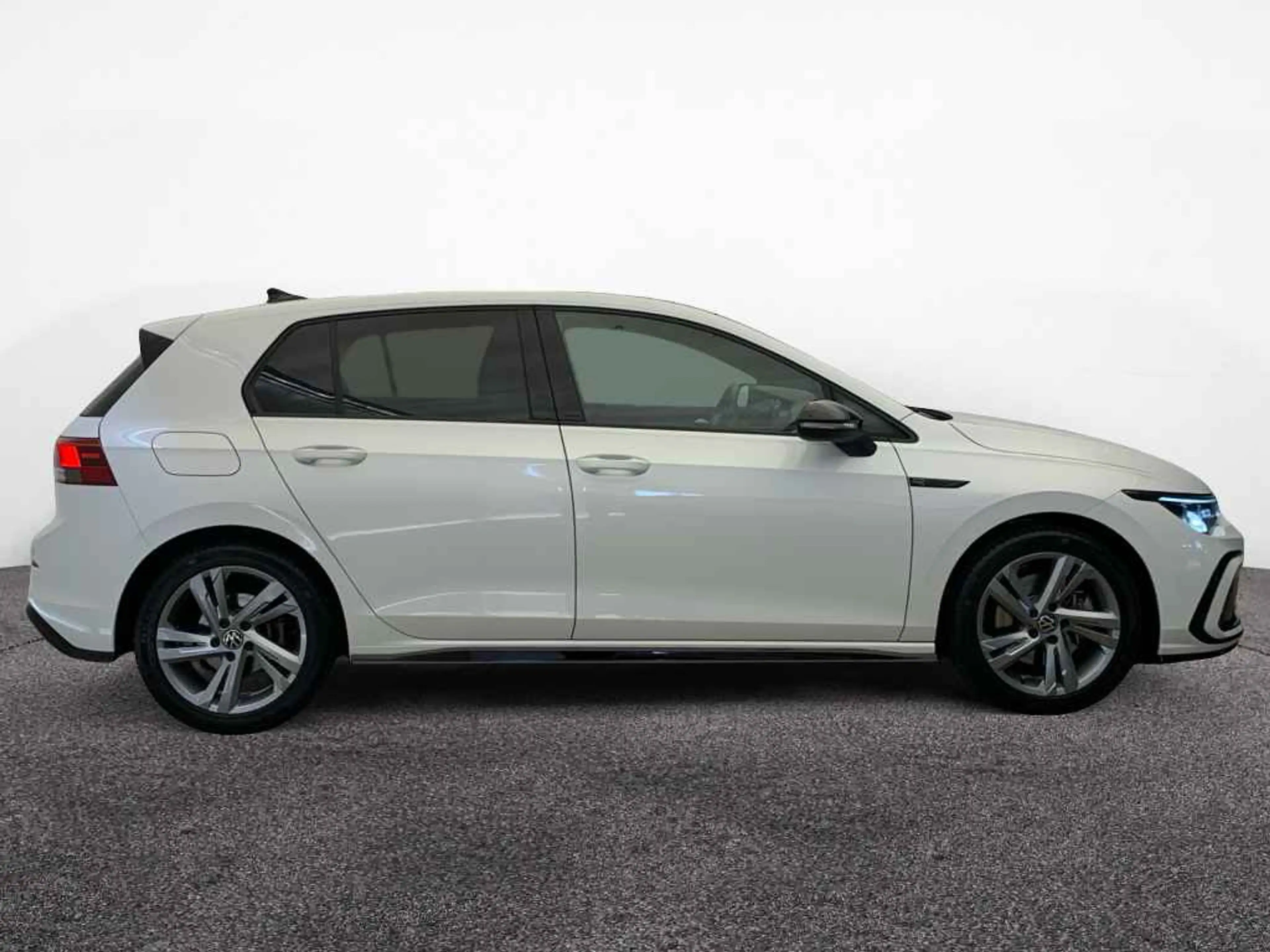 Volkswagen Golf VIII R-Line 2.0 TSI DSG 4M *AHK*PANO*ACC* — photo 6