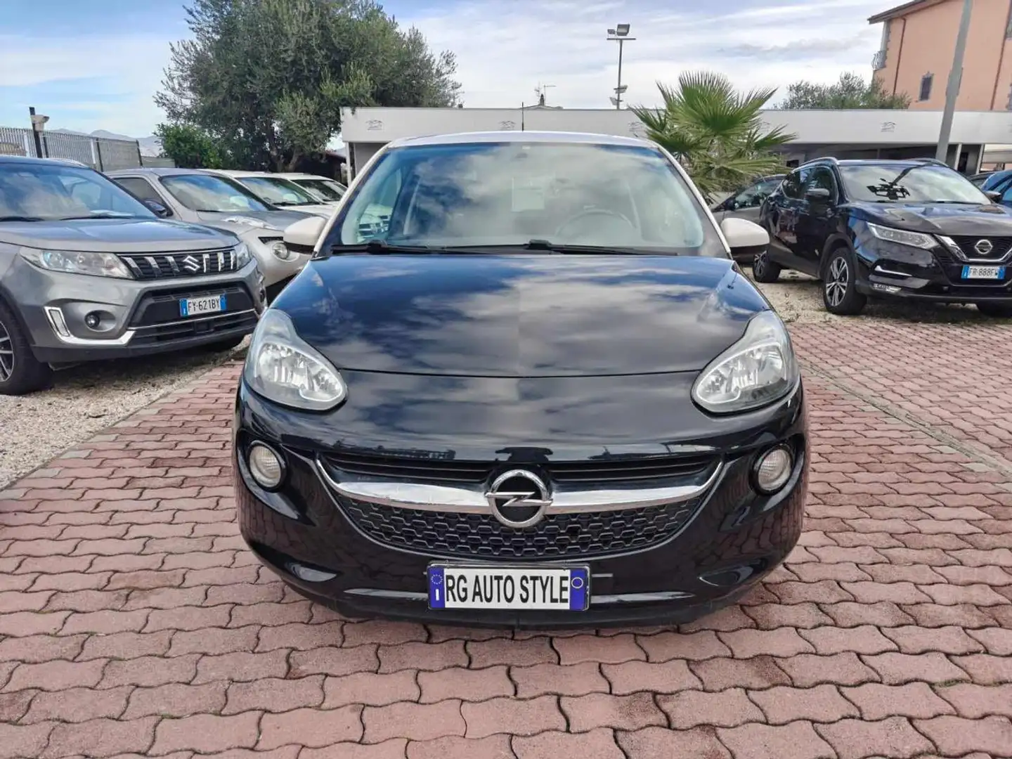 Opel Adam 1.2 70 CV Glam Schwarz - 2
