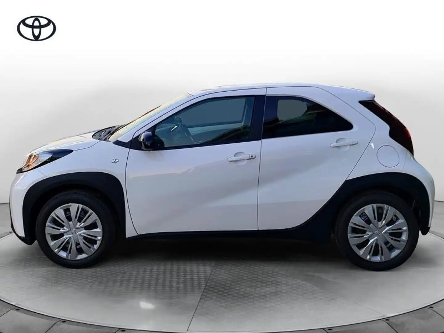 Toyota Aygo X 1.0 VVT-i 72 CV 5 porte Active Blanc - 2
