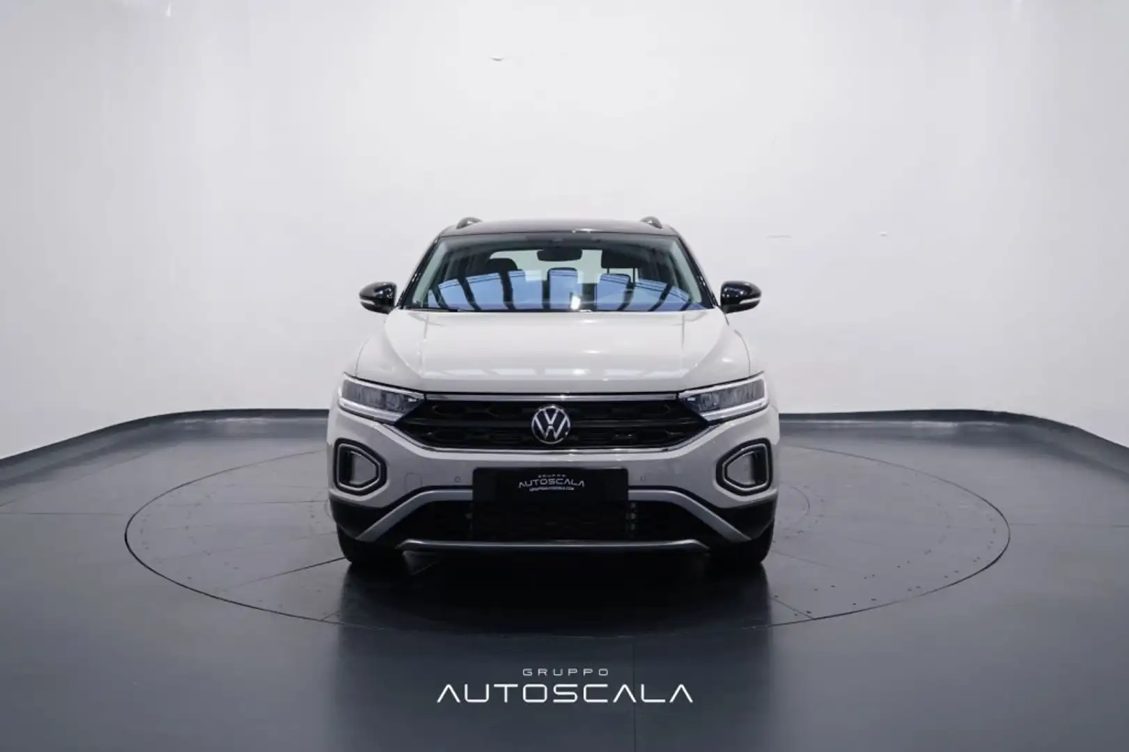 Volkswagen T-Roc 1.5 TSI 150cv ACT DSG Life Grigio - 2