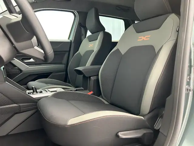 Dacia Duster view 12