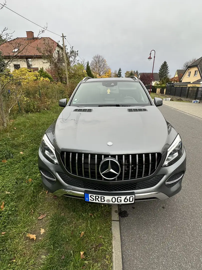 Mercedes-Benz GLE 500 GLE 500 e 4Matic (166.063) Šedá - 1