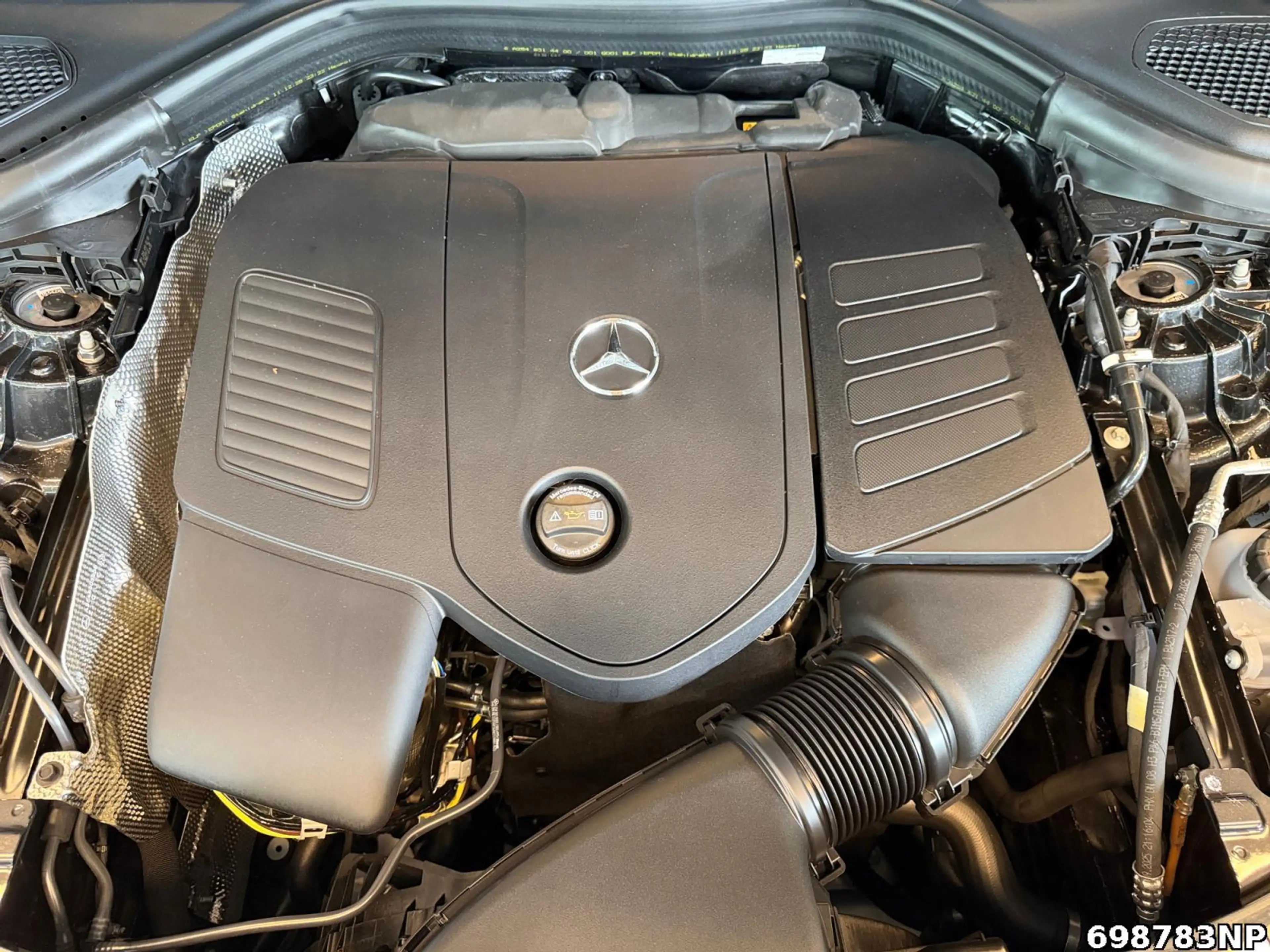 Mercedes-Benz GLC 200 4MATIC PANO+AHK+20"+360°+DIGITAL-LIGHT+ — photo 7