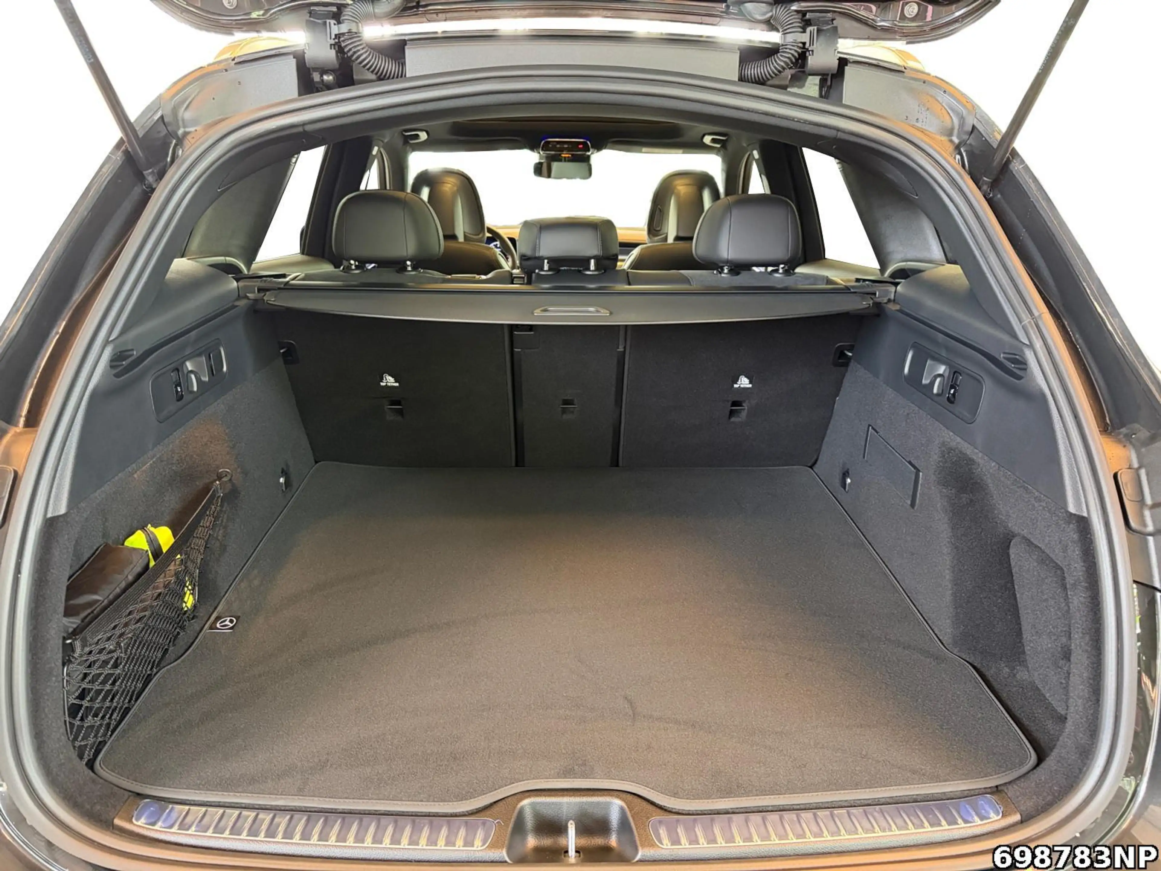 Mercedes-Benz GLC 200 4MATIC PANO+AHK+20"+360°+DIGITAL-LIGHT+ — photo 6