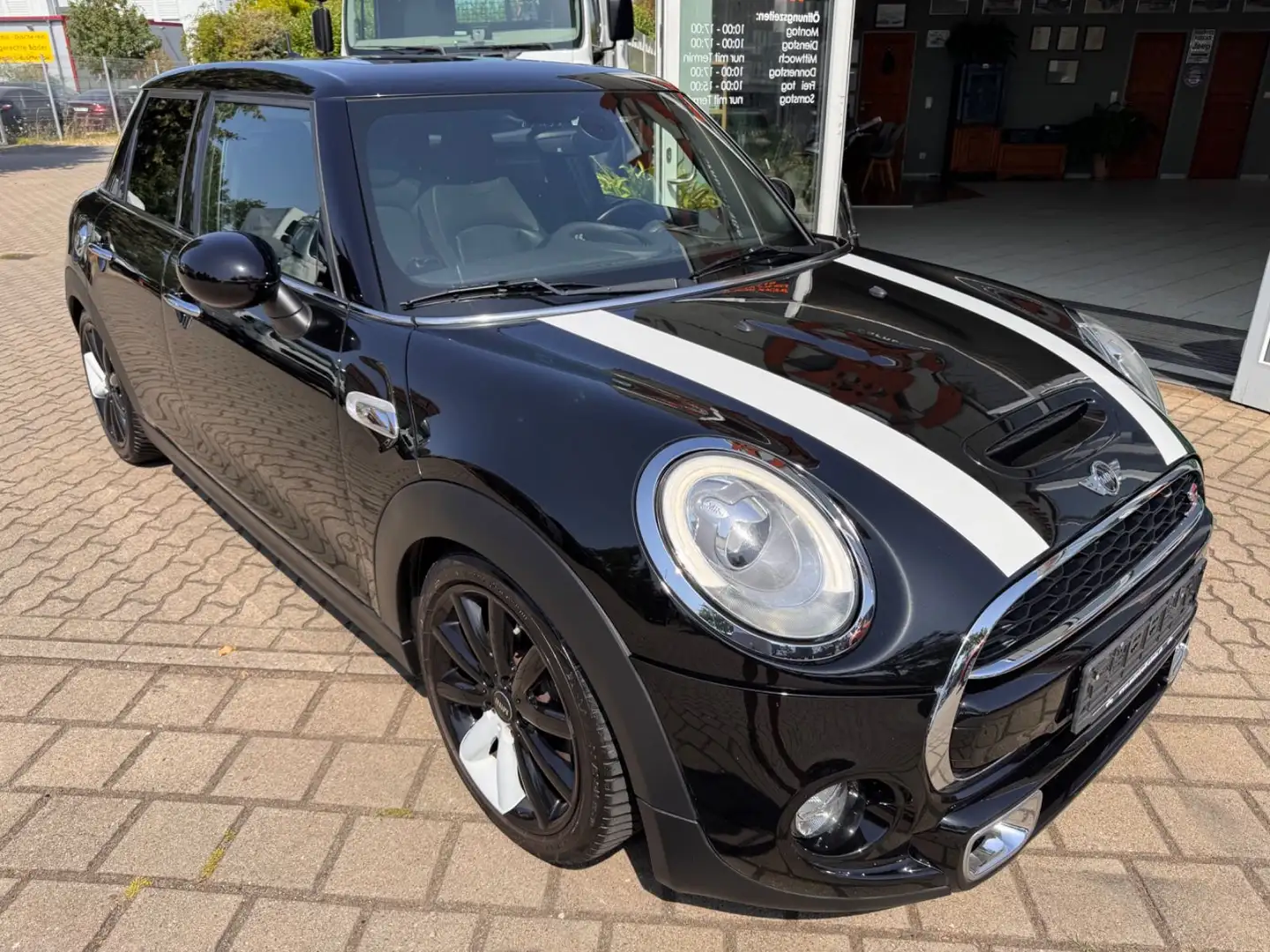 MINI Cooper SD Mini 5-trg. Cooper SD ,Panorama,HUD,Navi Schwarz - 2