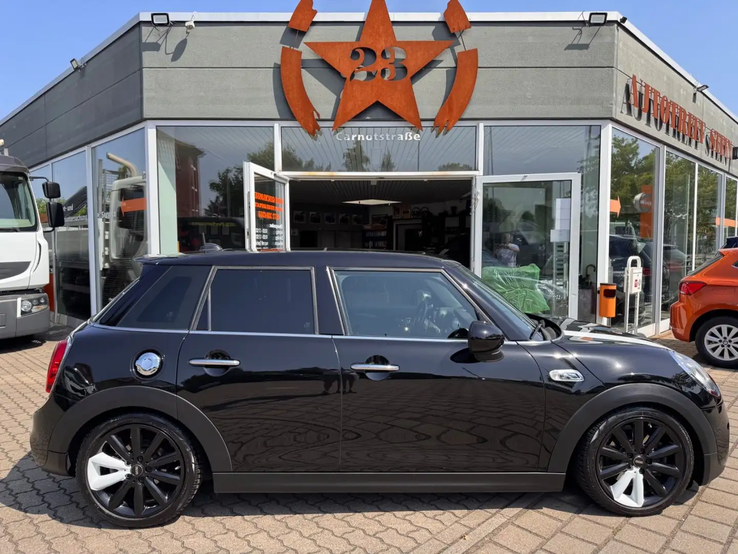 MINI Cooper SD Mini 5-trg. Cooper SD ,Panorama,HUD,Navi Schwarz - 1