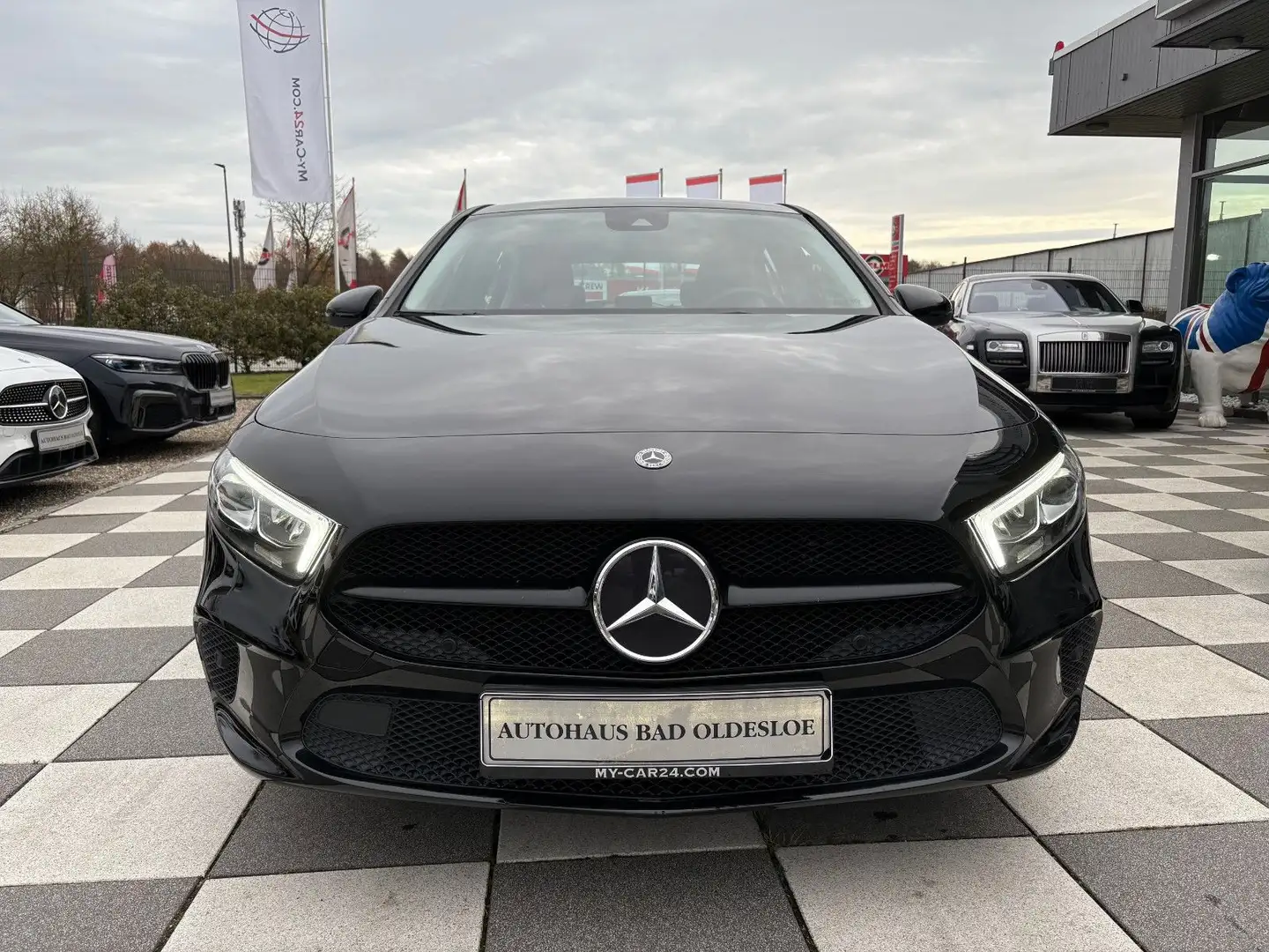 Mercedes-Benz A 250 AMG Alu +LED +R-Kam +PARKTRONIC +MBUX Negro - 2