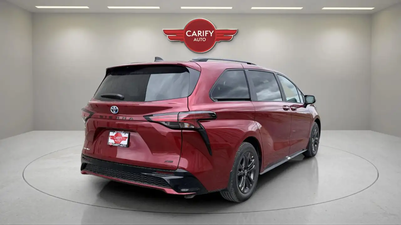 Toyota Sienna снимка Toyota Sienna