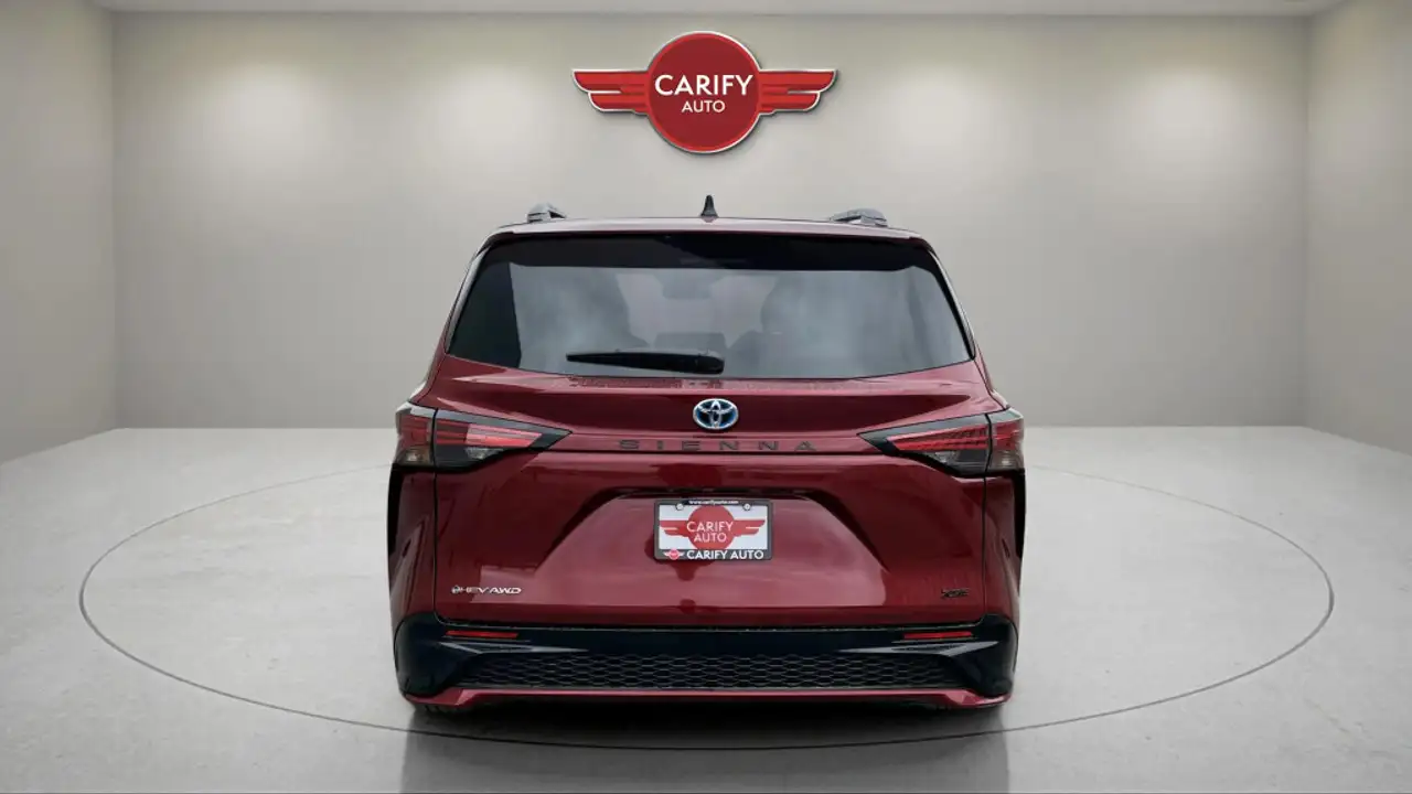 Toyota Sienna снимка Toyota Sienna