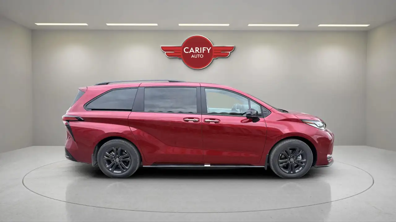 Toyota Sienna снимка Toyota Sienna