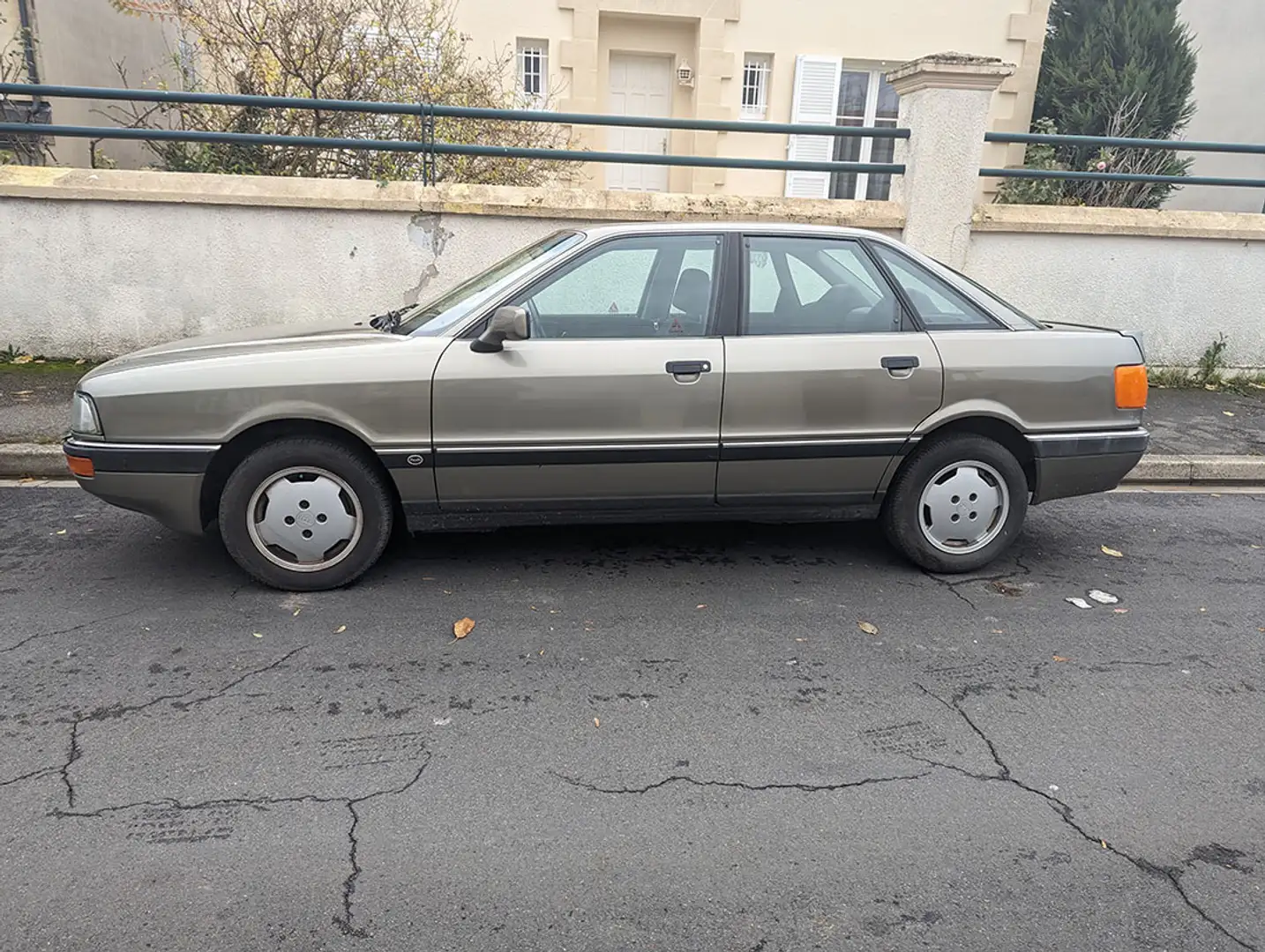 Audi 90 90 2.3i E - 2