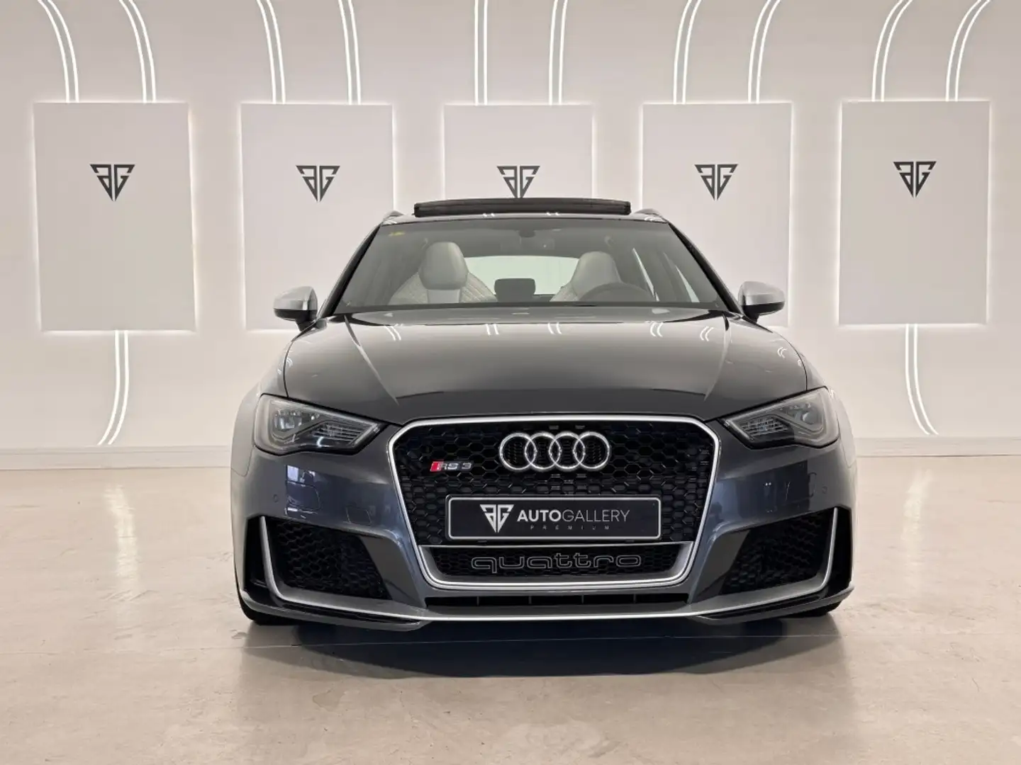 Audi RS3 Sportback 2.5 TFSI quattro S-Tronic Gris - 2