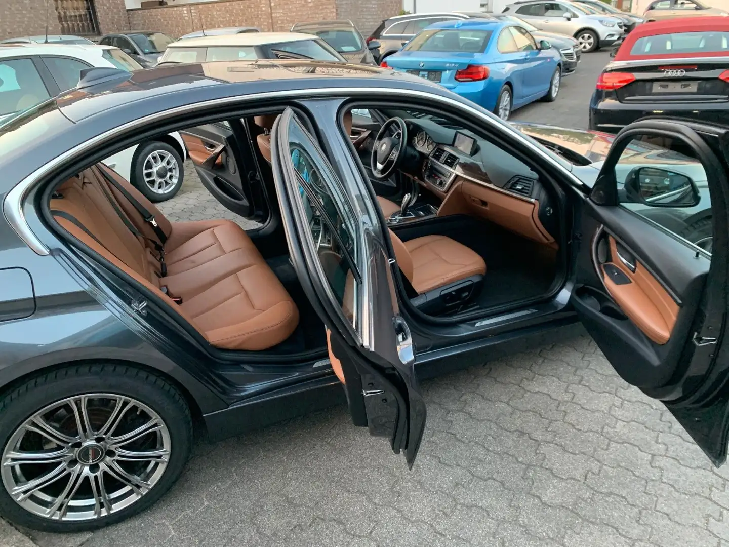 BMW 320 d Automatik Luxury Line Sport Lenkrad Gris - 1