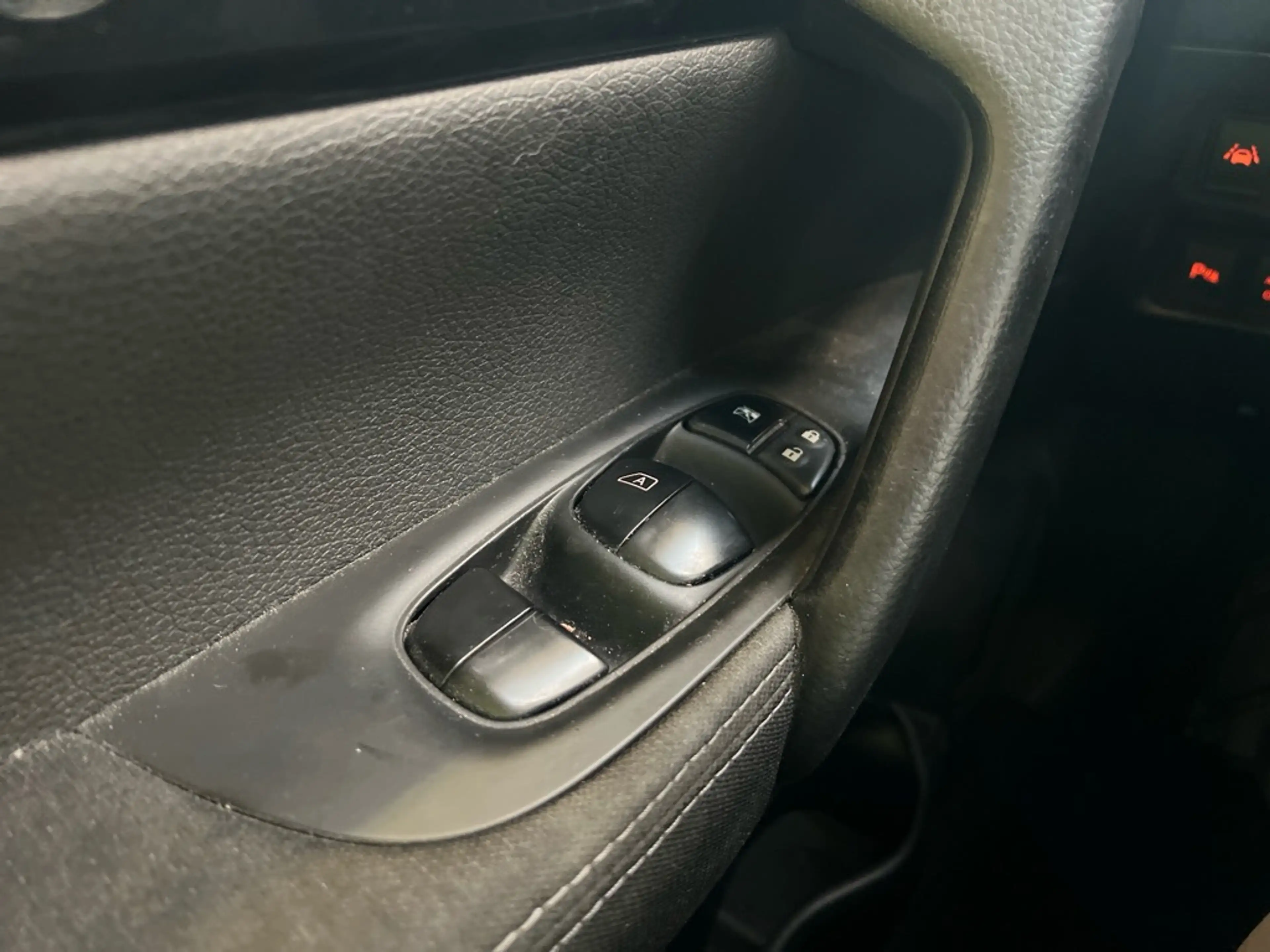 Nissan Qashqai 1.2 Connect Edition|AUT|PANO|360•|LED|NAVI|PSENSOR — photo 9