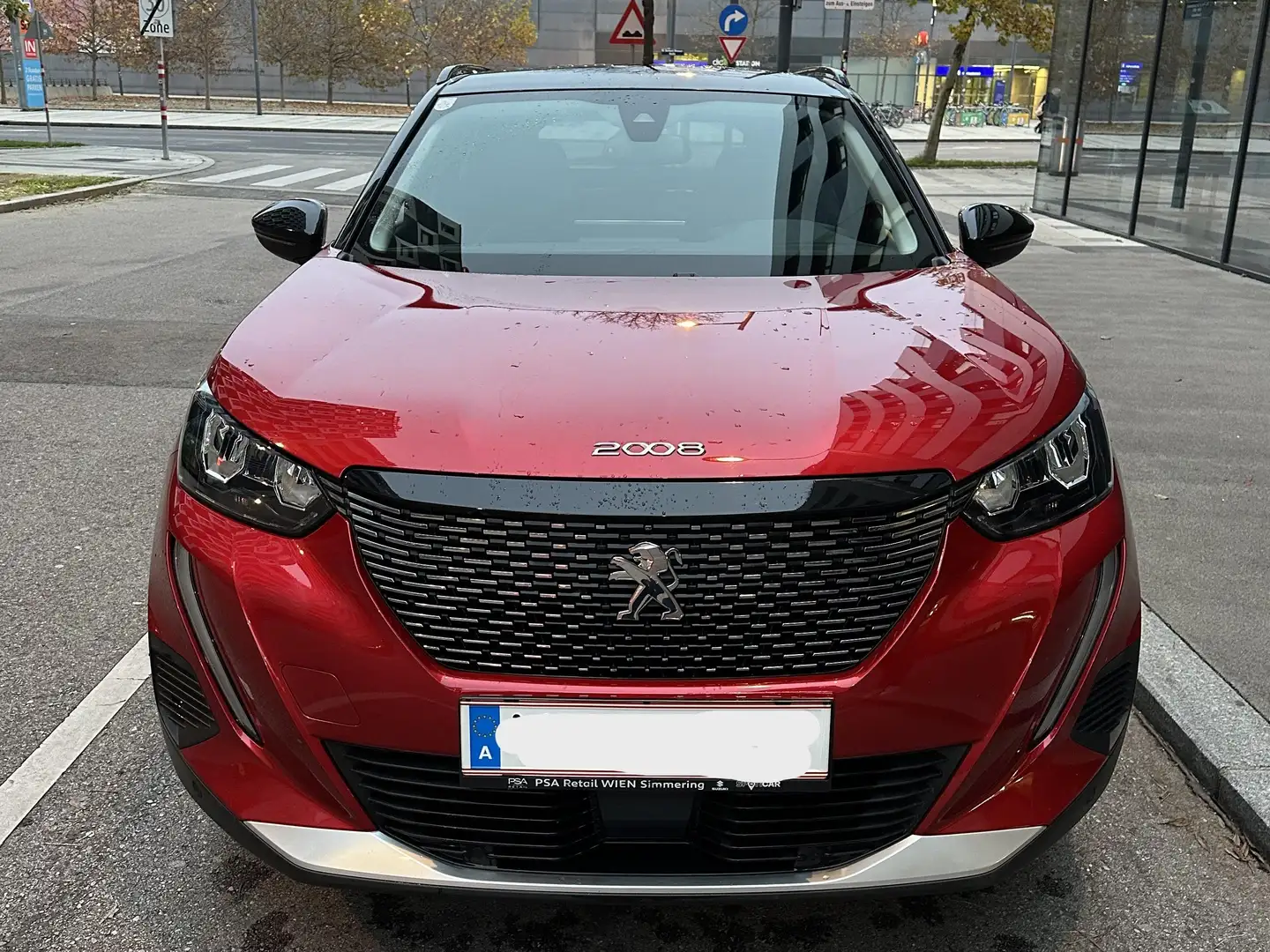 Peugeot 2008 Allure PureTech 130 Rot - 2