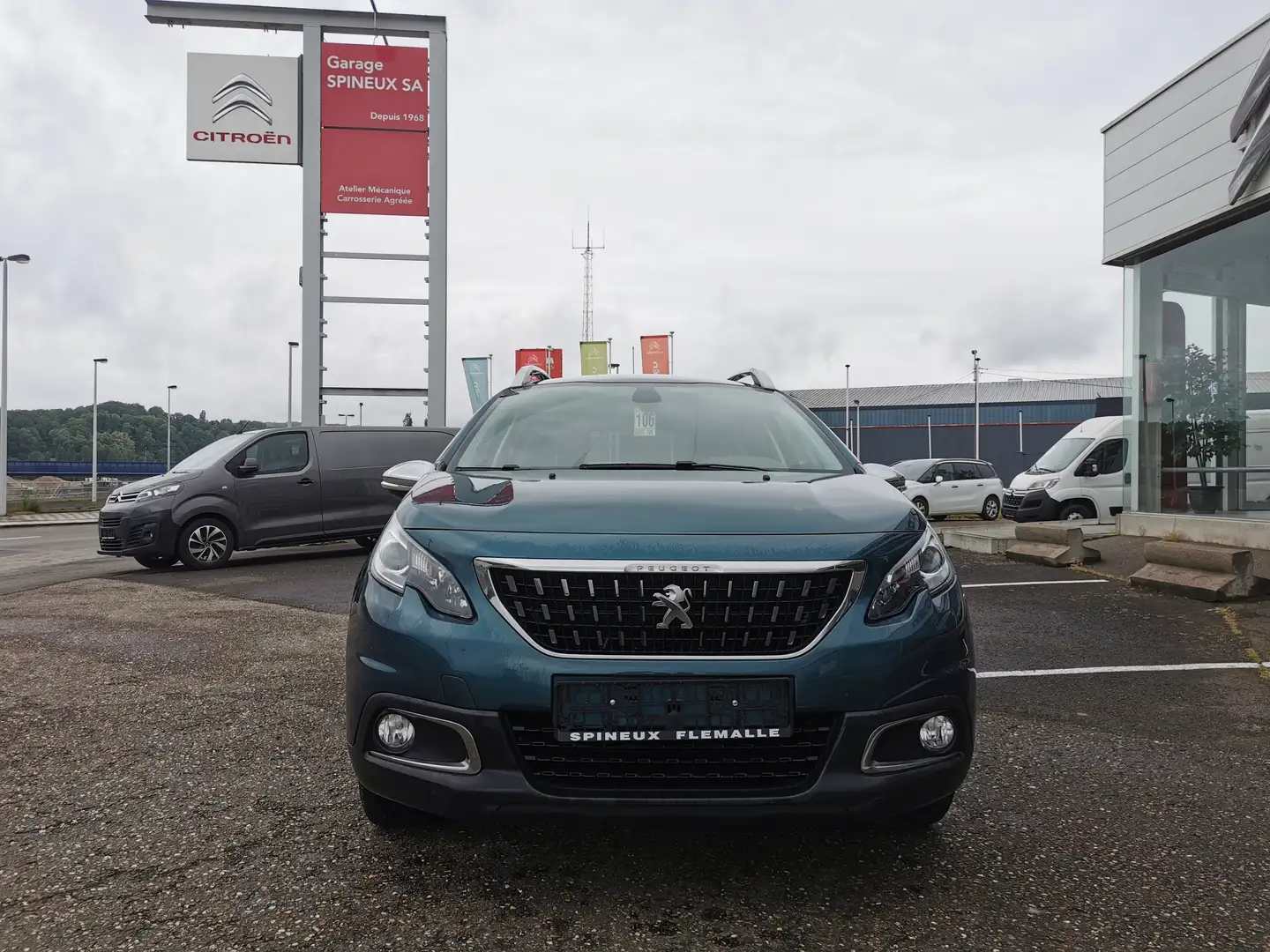 Peugeot 2008 1.2i Turbo Groen - 2